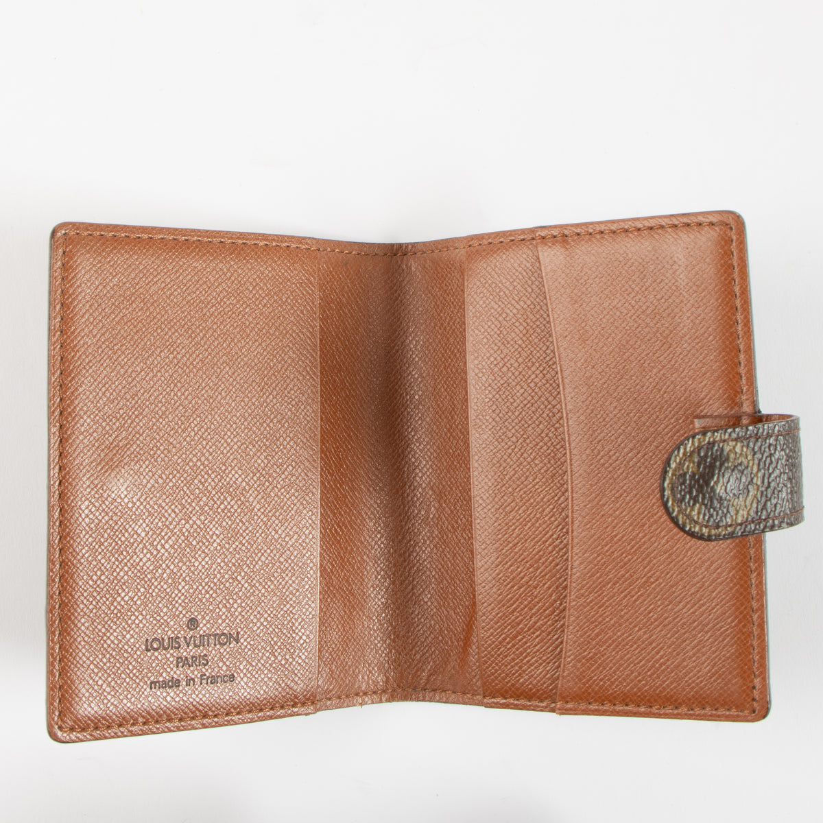 Shop the 100% authentic Louis Vuitton Vintage Monogram Card Holder second hand on Labellov.com