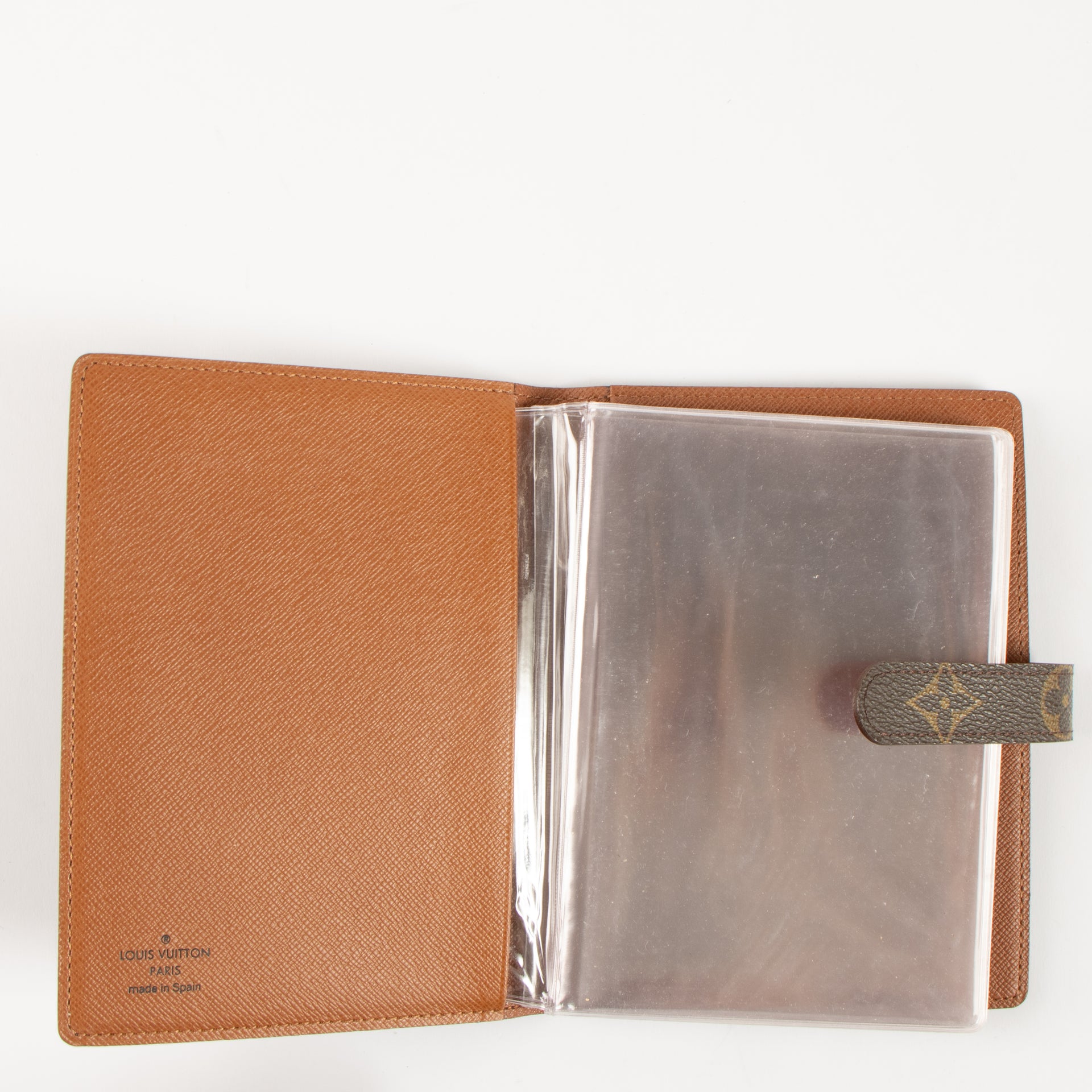 Shop the 100% authentic Louis Vuitton Monogram Photo Album Cover second hand on Labellov.com!