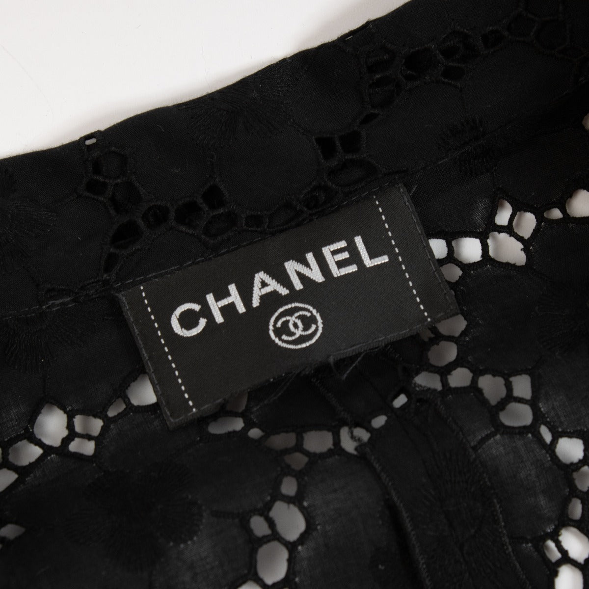 Robe longue Chanel 01P noire broderie anglaise - Taille FR42