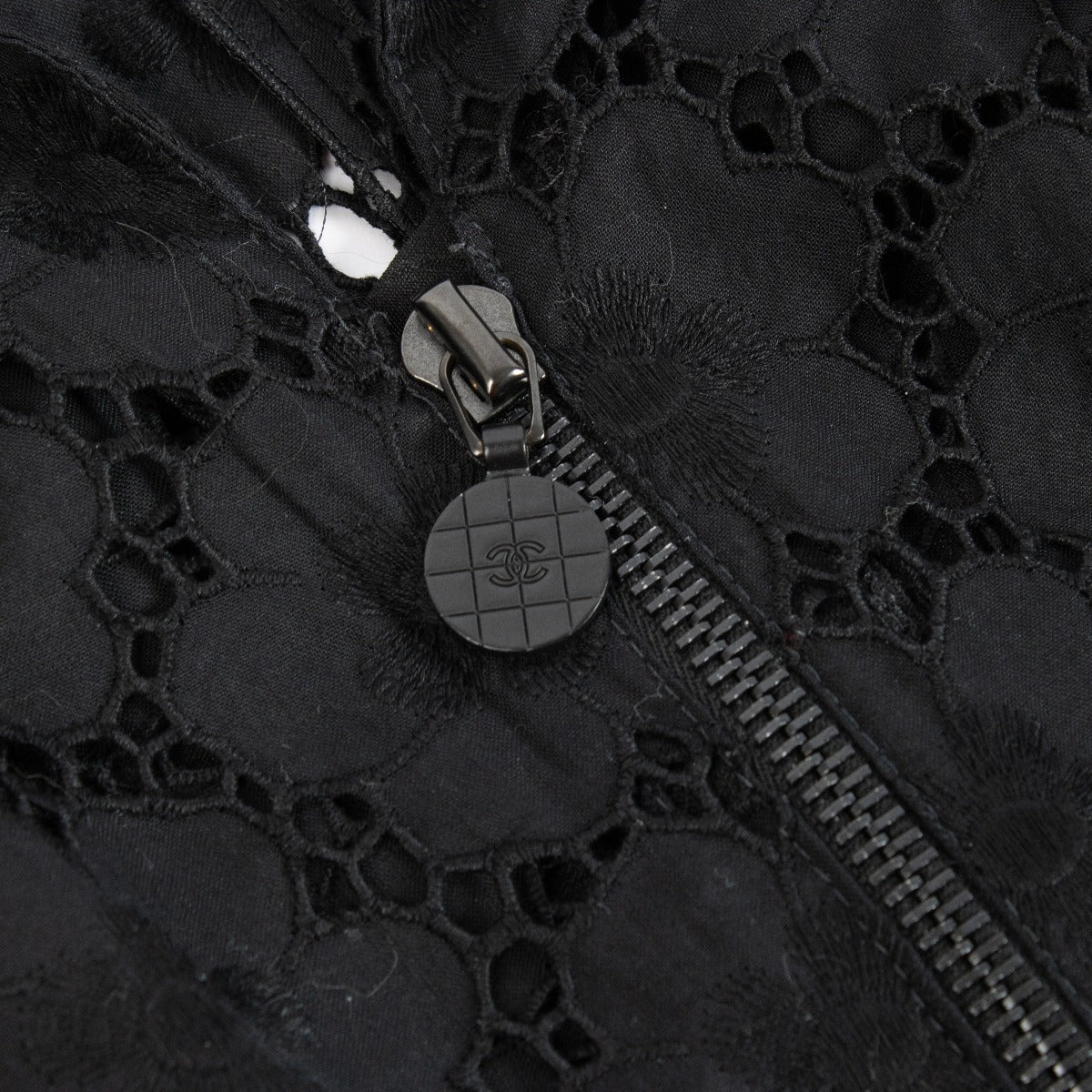 Robe longue Chanel 01P noire broderie anglaise - Taille FR42