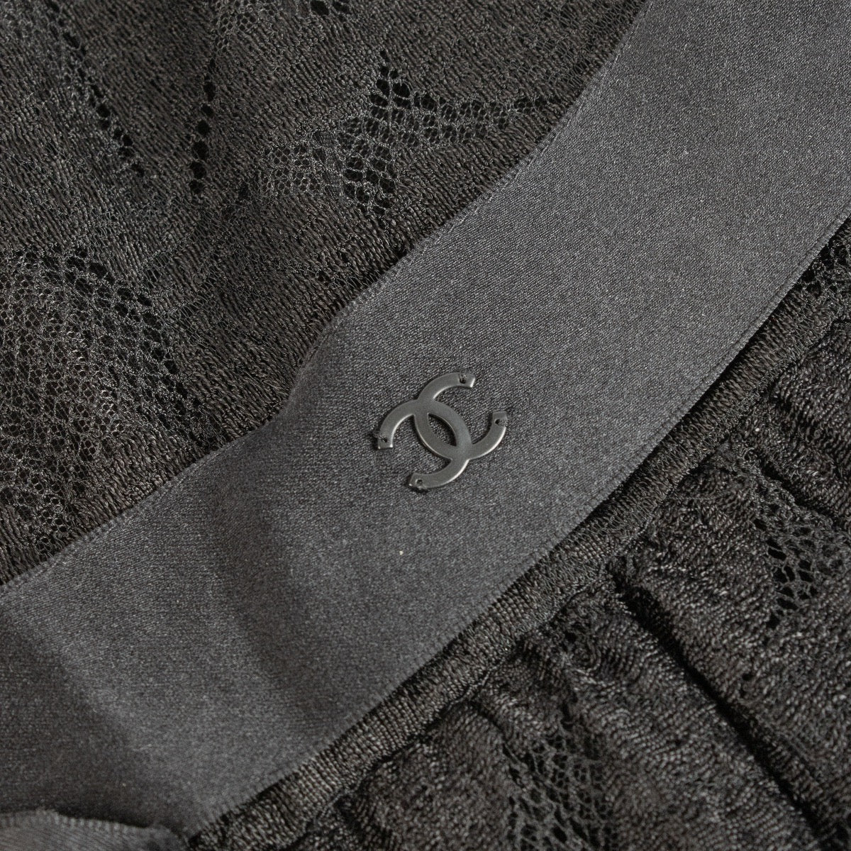 shop 100% authentic second hand Chanel 05A Black Lace Dress - Size FR42 on Labellov.com