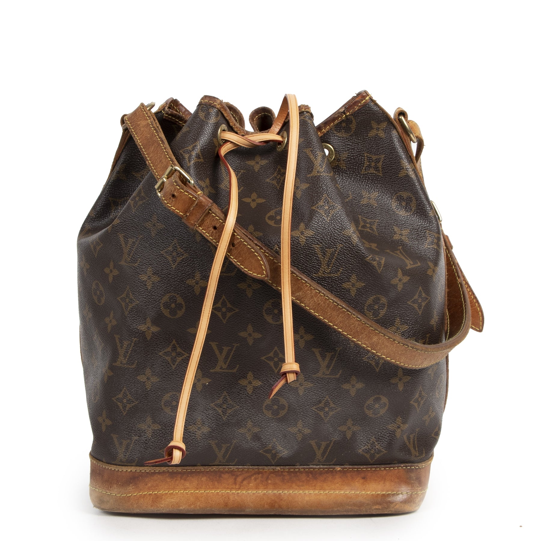 Authentic secondhand Louis Vuitton Monogram Noé Bucket Bag designer bags luxury vintage webshop safe secure online shopping worldwide shipping delivery