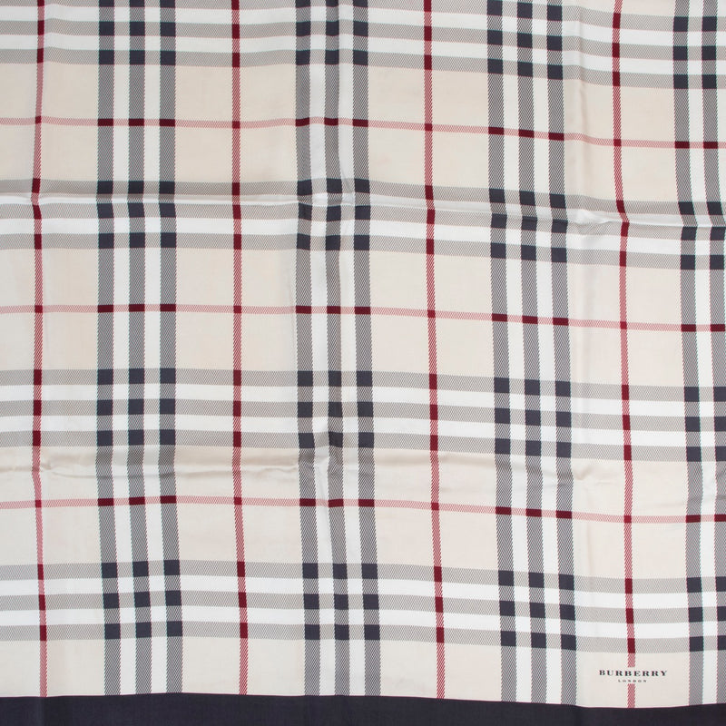 Koop authentieke tweedehands Burberry sjaals voor de juiste prijs.