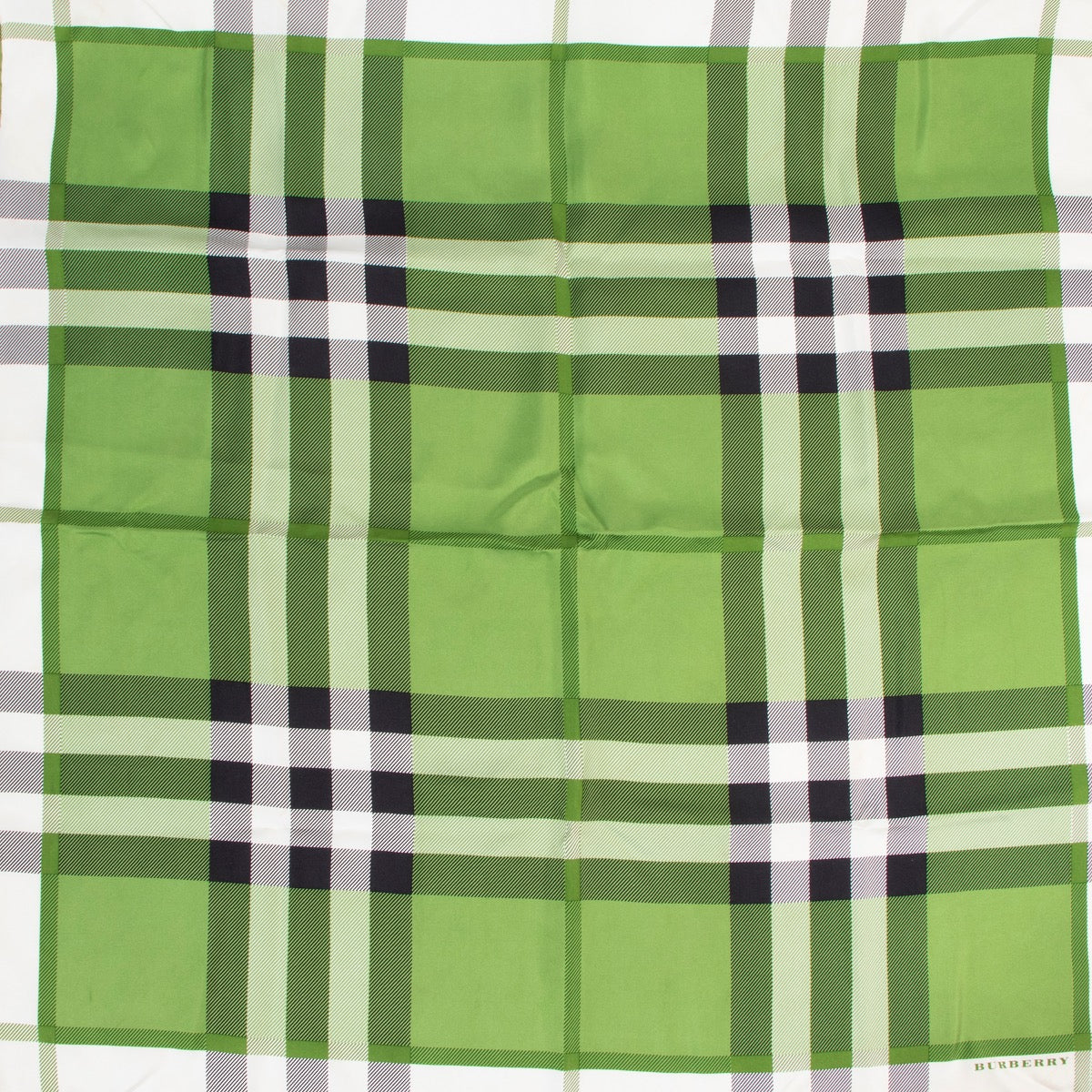 Buy authentic second hand Burberry scarves at the right price.
