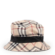 Buy authentic secondhand Burberry bucket hat at the right price at Labellov vintage webshop. Safe and secure online shopping.