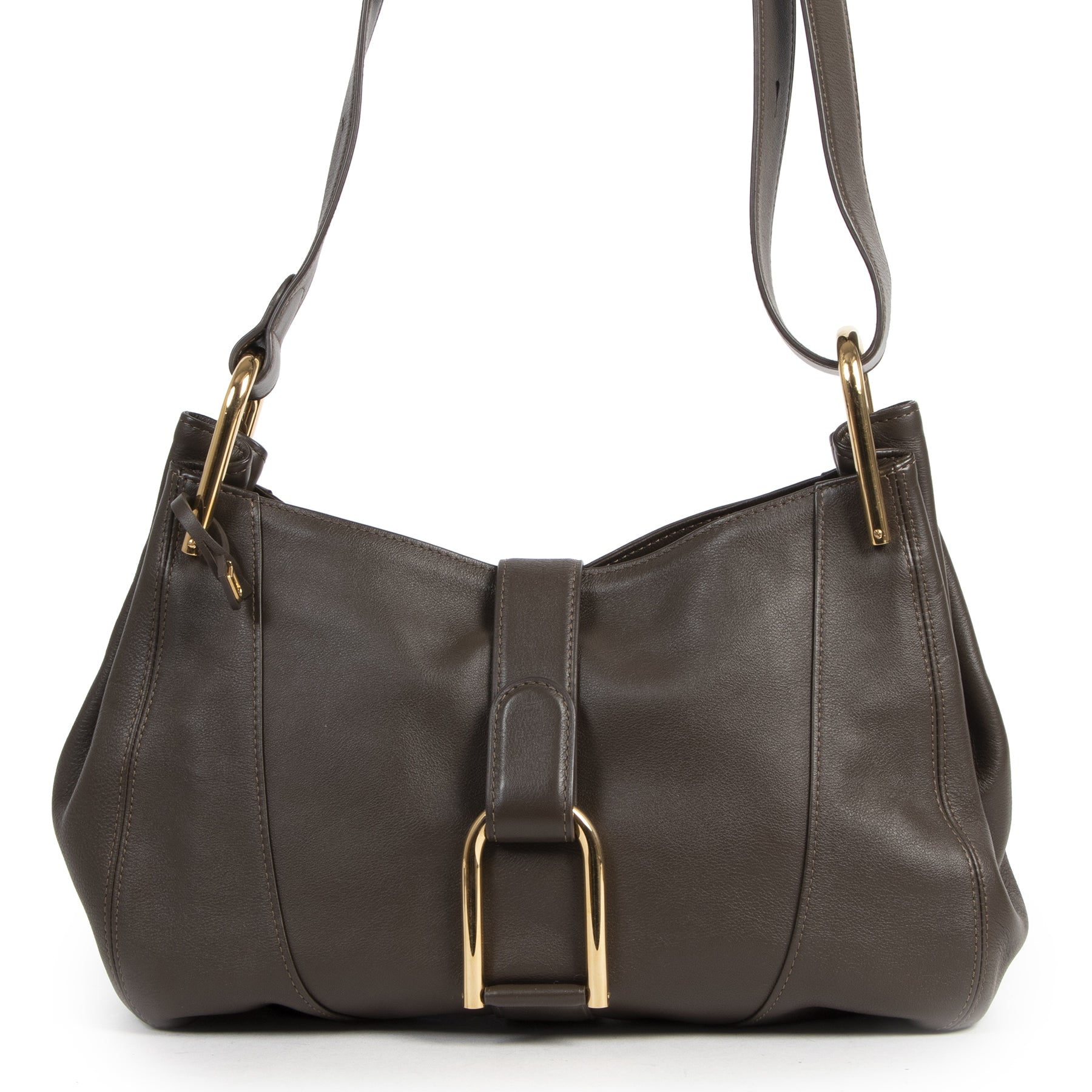 Buy authentic secondhand Delvaux bags at the right price at LabelLOV vintage webshop.