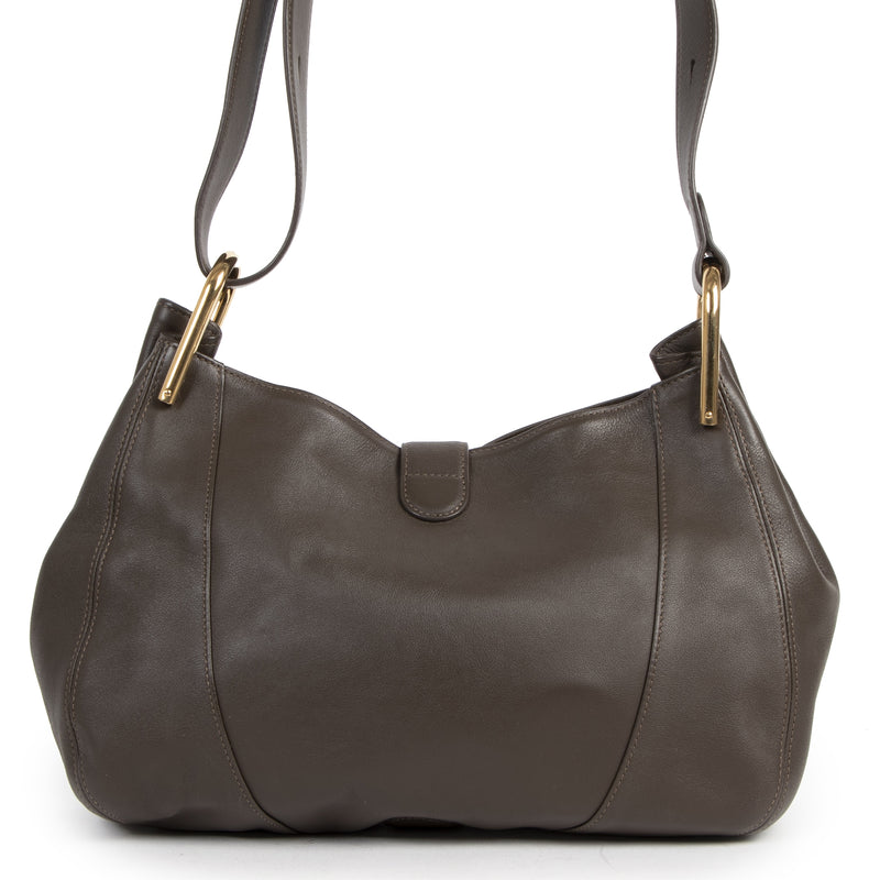 Koop authentieke tweedehands Delvaux tassen met de juiste prijs bij LabelLOV Antwerpen.