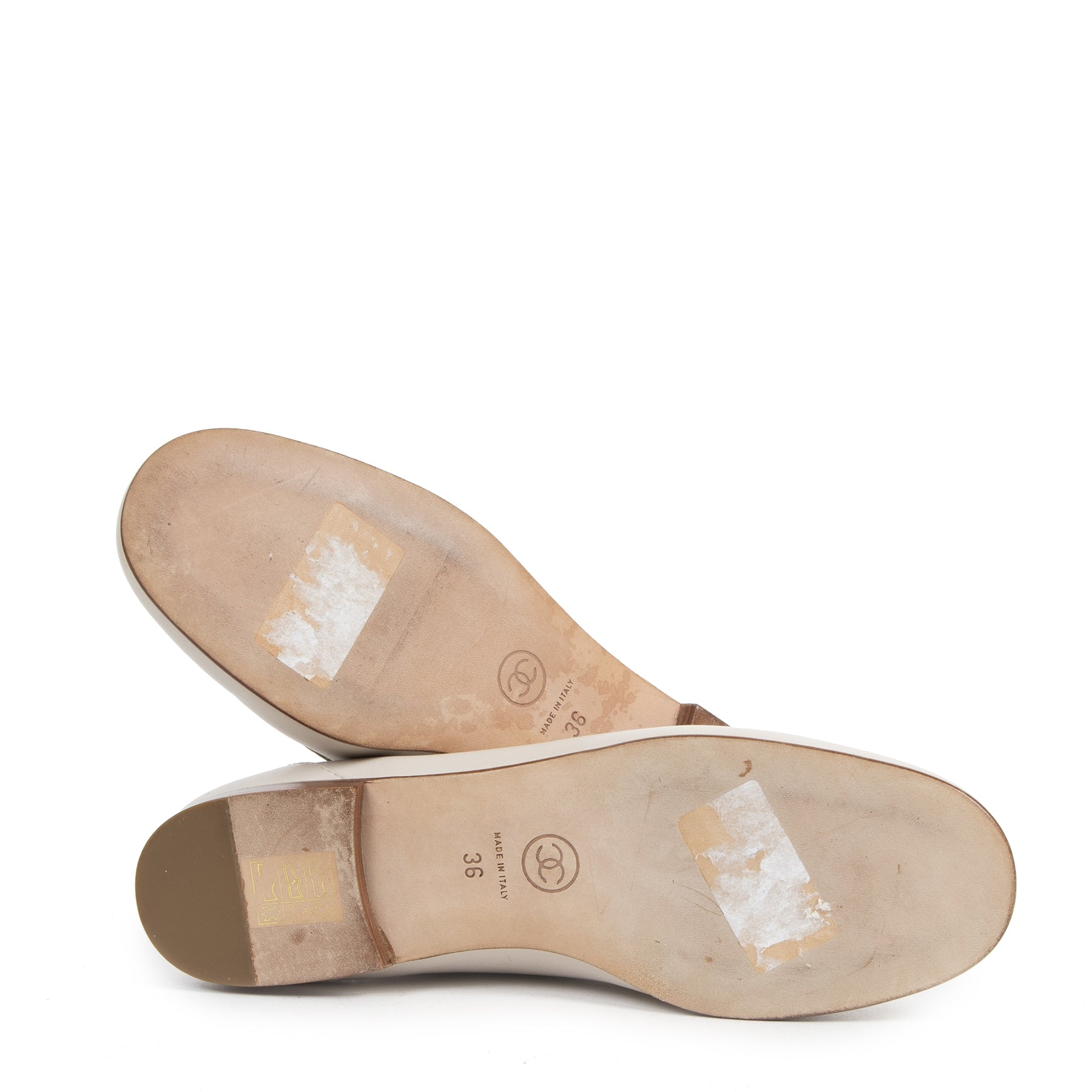 Authentique seconde-main vintage Chanel Beige CC Loafers - Size 36 achète en ligne webshop LabelLOV