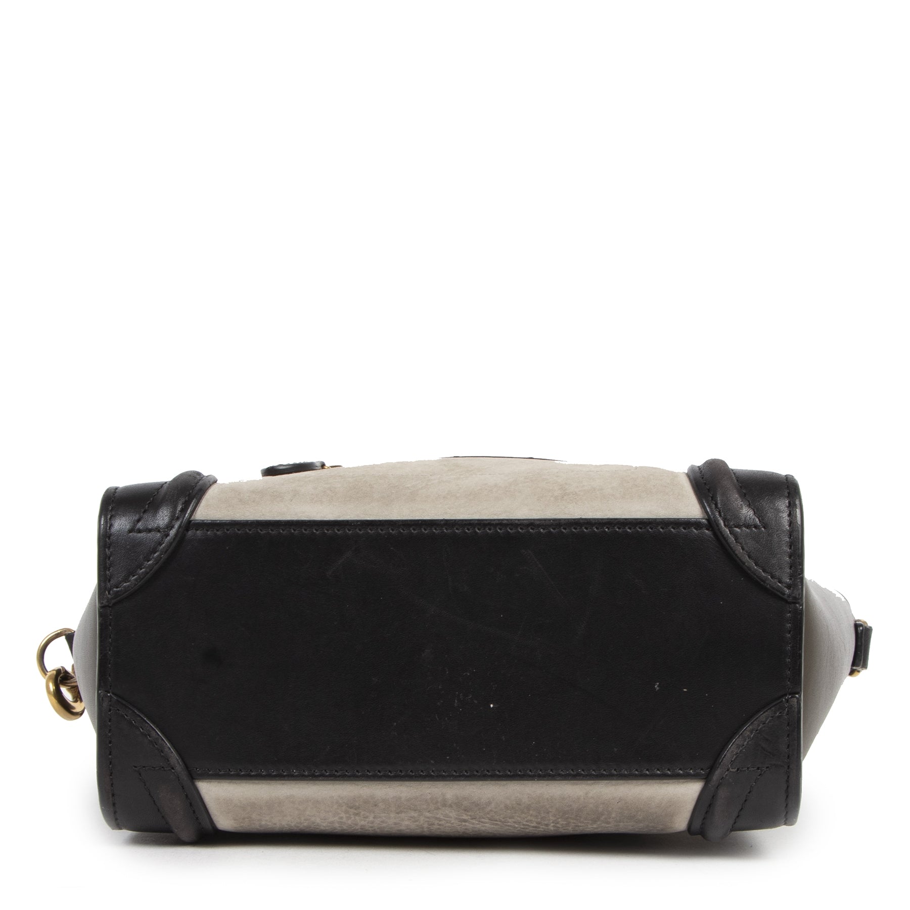 Buy authentic secondhand Céline Tri Color Nano Luggage Bag at the right price at LabelLOV vintage webshop. Safe and secure online shopping. Koop authentieke tweedehands Céline Tri Color Nano Luggage Bag met de juiste prijs bij LabelLOV