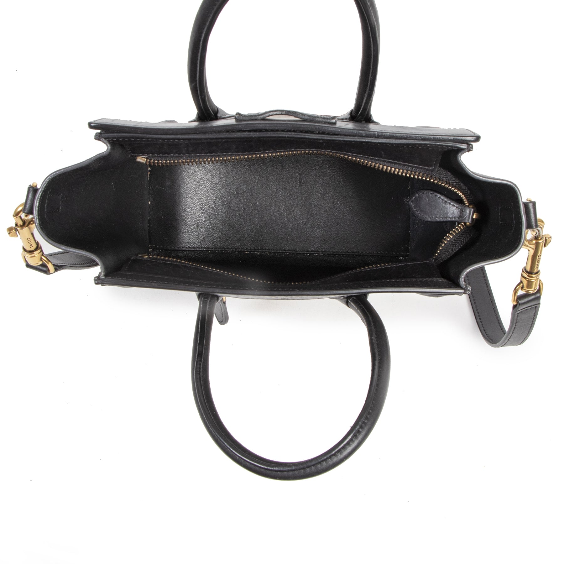 Buy authentic secondhand Céline Tri Color Nano Luggage Bag at the right price at LabelLOV vintage webshop. Safe and secure online shopping. Koop authentieke tweedehands Céline Tri Color Nano Luggage Bag met de juiste prijs bij LabelLOV
