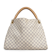 Buy authentic secondhand Louis Vuitton bags at the right price at LabelLOV vintage webshop. Safe and secure online shopping.