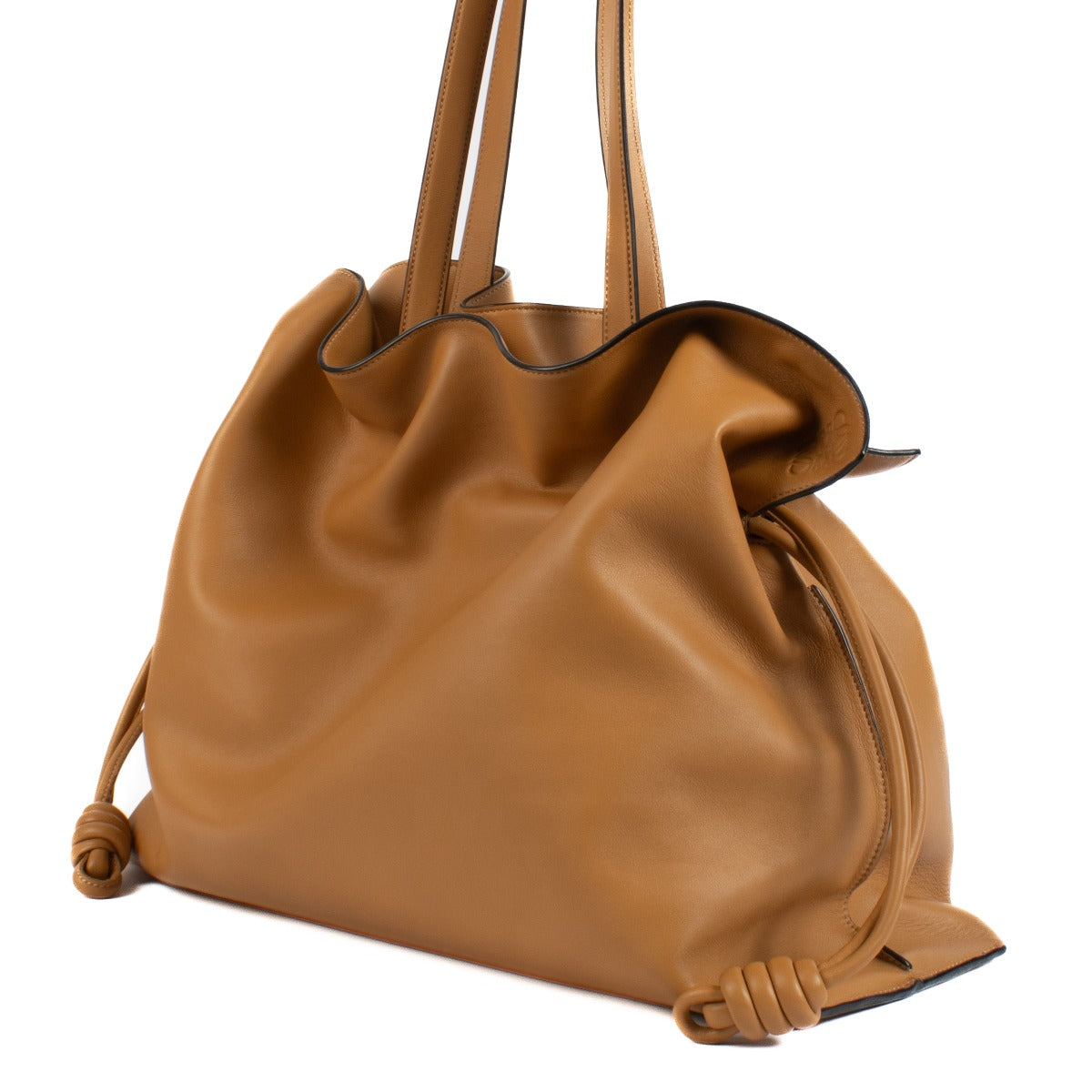 Shop safe online at Labellov in Antwerp, Brussels and Knokke this 100% authentic second hand Loewe Nappa Calfskin Loewe XL Flamenco Bag