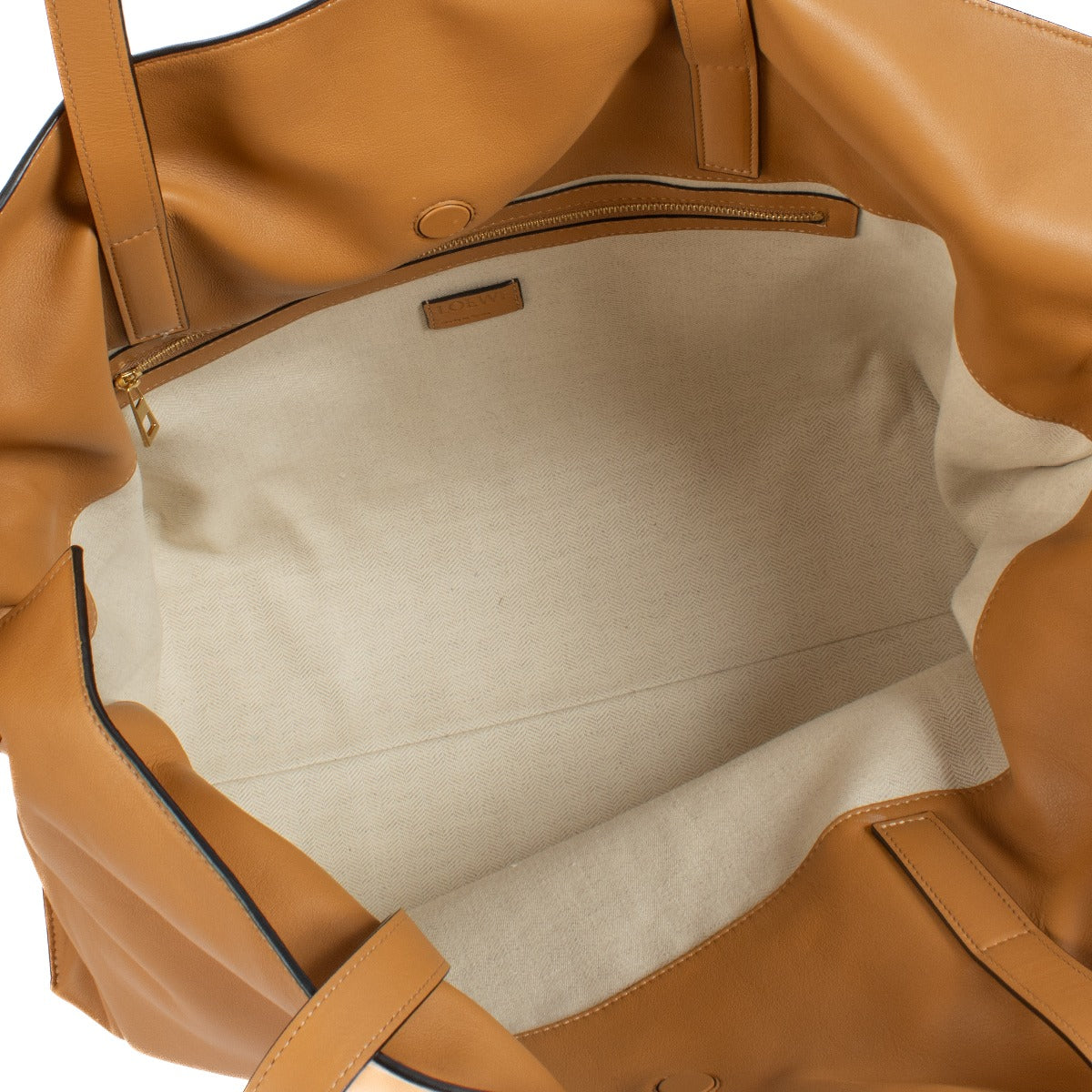 Shop safe online at Labellov in Antwerp, Brussels and Knokke this 100% authentic second hand Loewe Nappa Calfskin Loewe XL Flamenco Bag