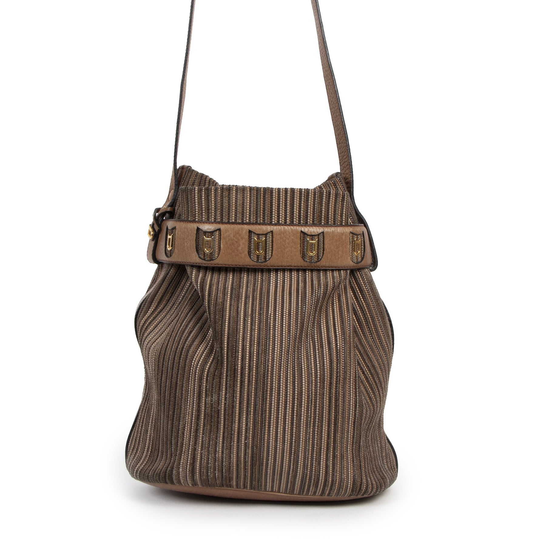 Winkel veilig online bij LabelLOV Antwerpen voor authentieke tweedehands Delvaux 'Toile De Cuir' bucket bags