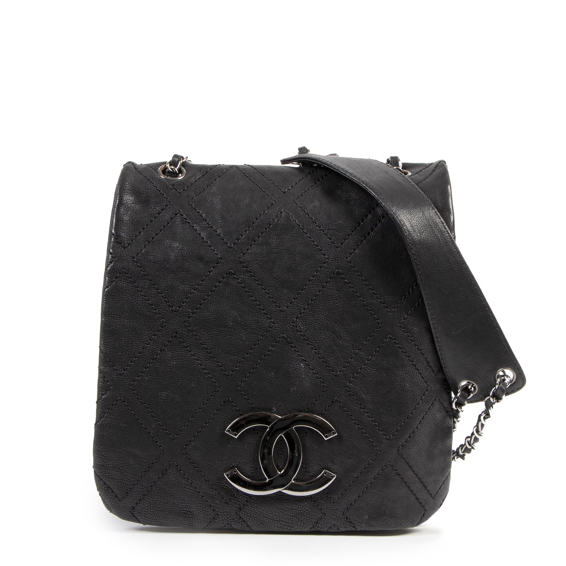 Chanel Black Crossbody Bag for the best price at Labellov secondhand luxury