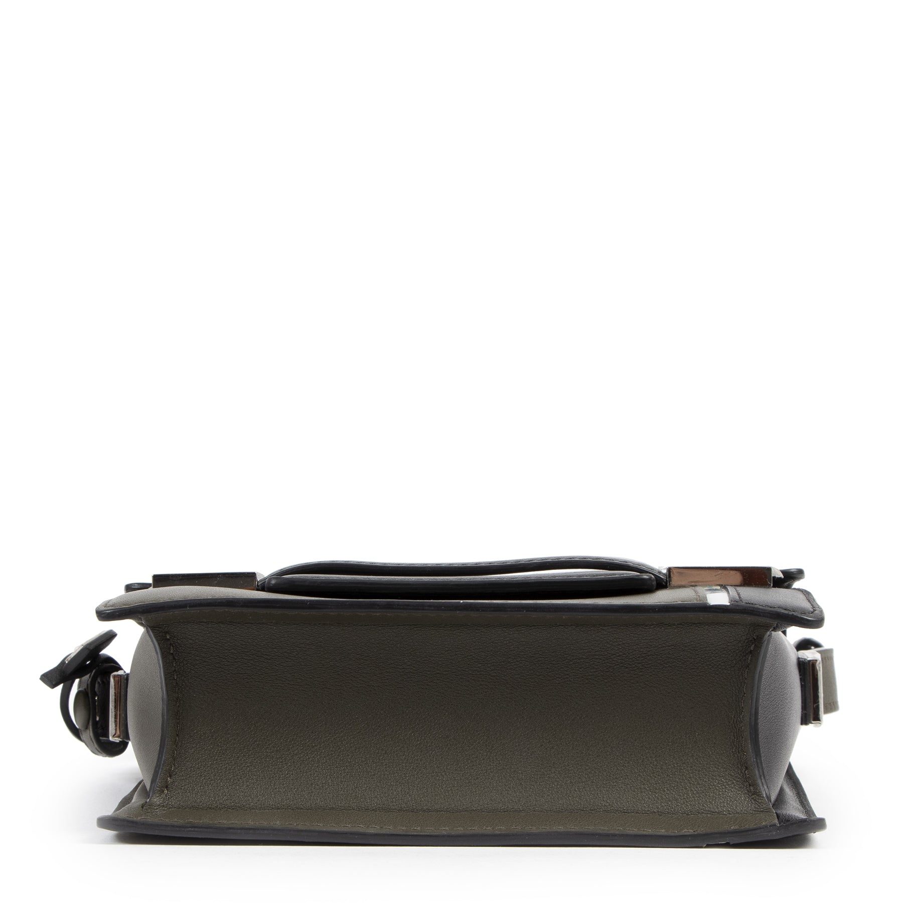 Achetez des sacs seconde-main de Delvaux chez LabelLOV à Anvers.
