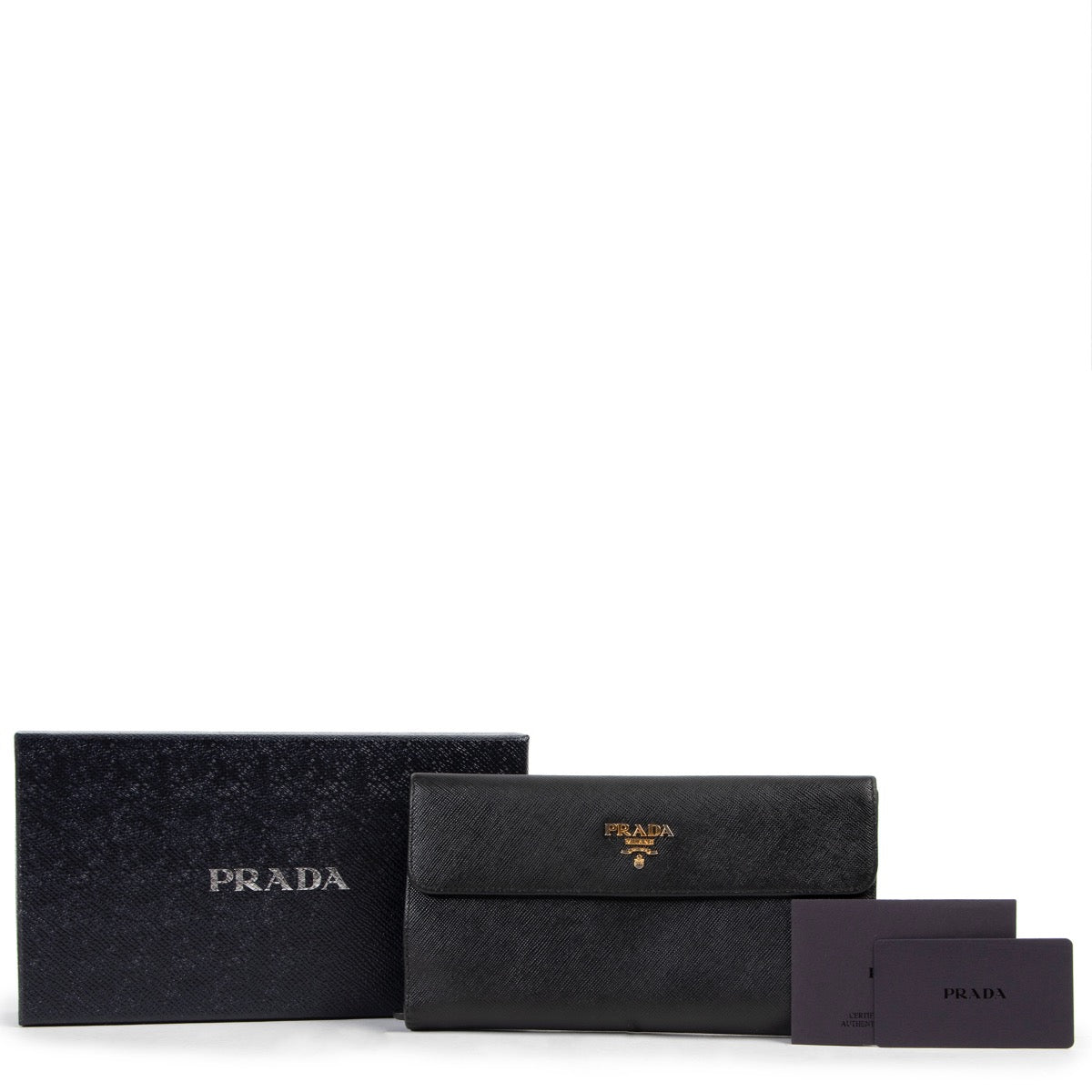 Shop safe online 100% authentic second hand Prada Black Saffiano Leather Wallet in very good condition at Labellov in Antwerp.