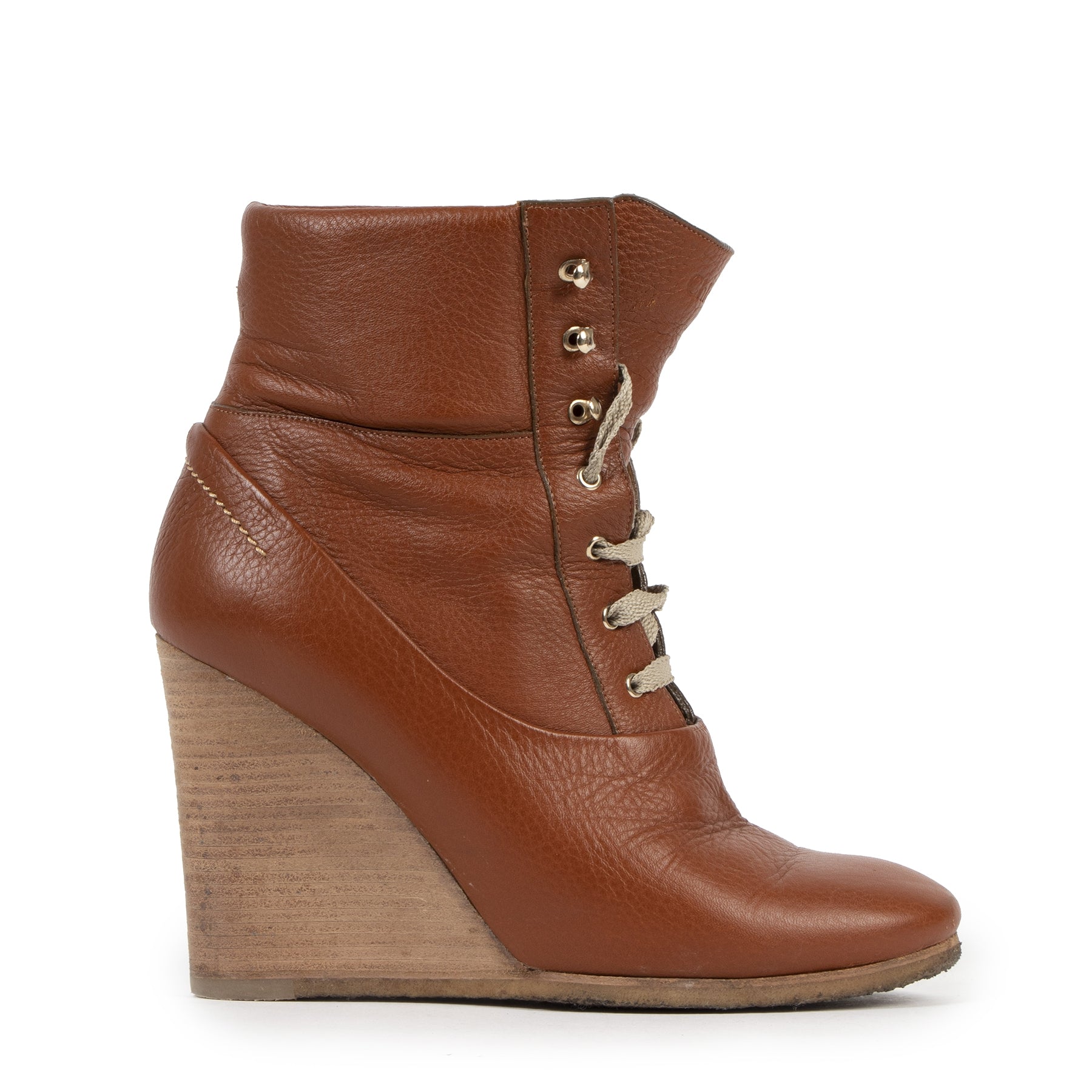 Buy Secondhand Chloe Brown Leather Laceup Boots at the right price online safe and secure at LabelLOV webshop