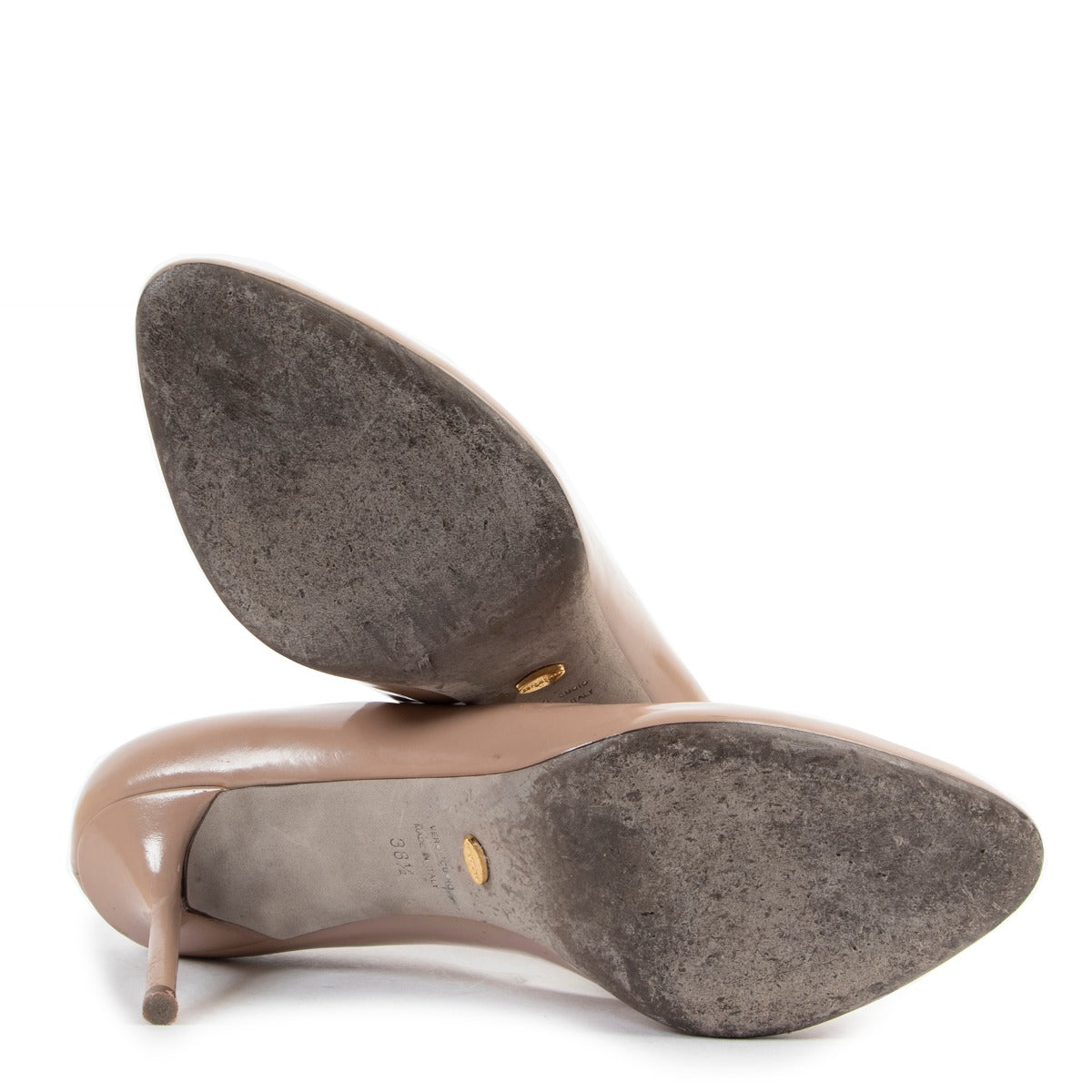 These Sergio Rossi Scarpe Donna Taupe Pumps - Size 38,5 are available to get a secondlife. Buy them online or in store at Labellov Luxury Antwerp