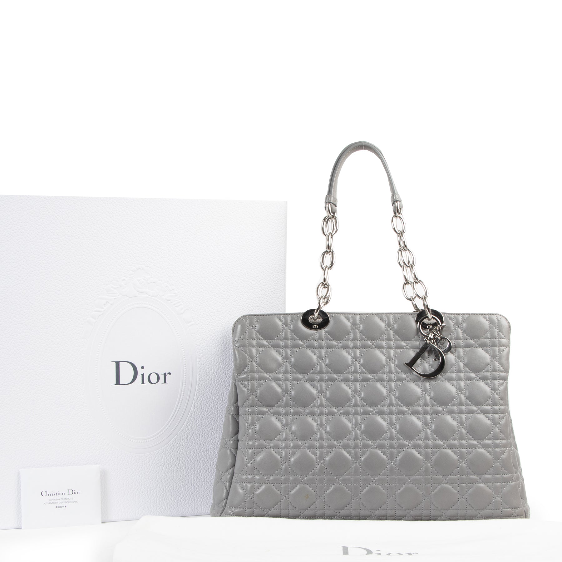 We buy and sell your authentic designer bags for the best price at Labellov