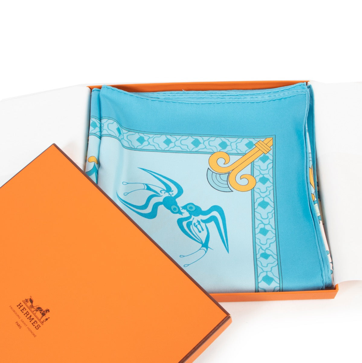 Shop safe online 100% authentic second hand Hermès Blue Les Printemps De Thera Scarf in very good condition at Labellov in Antwerp.