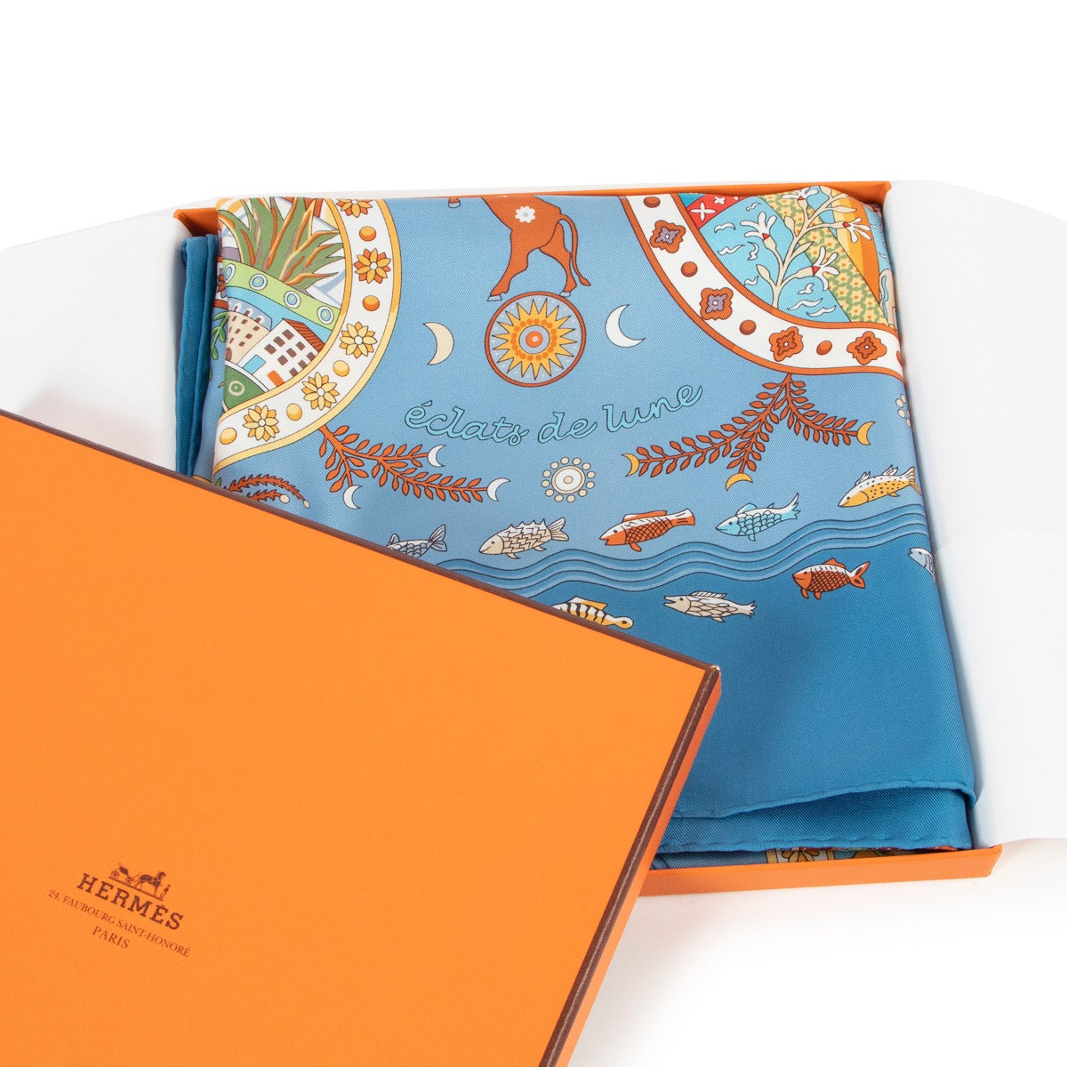 Shop safe online 100% authentic second hand Hermès Blue Escales Méditerranéennes Scarf in very good condition at the right price at Labellov in Antwerp.