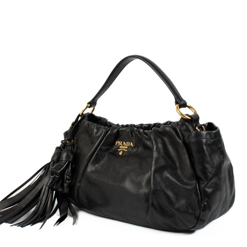 Shop 100% authentic secondhand Prada Black Leather Crossbody Bag on Labellov.com