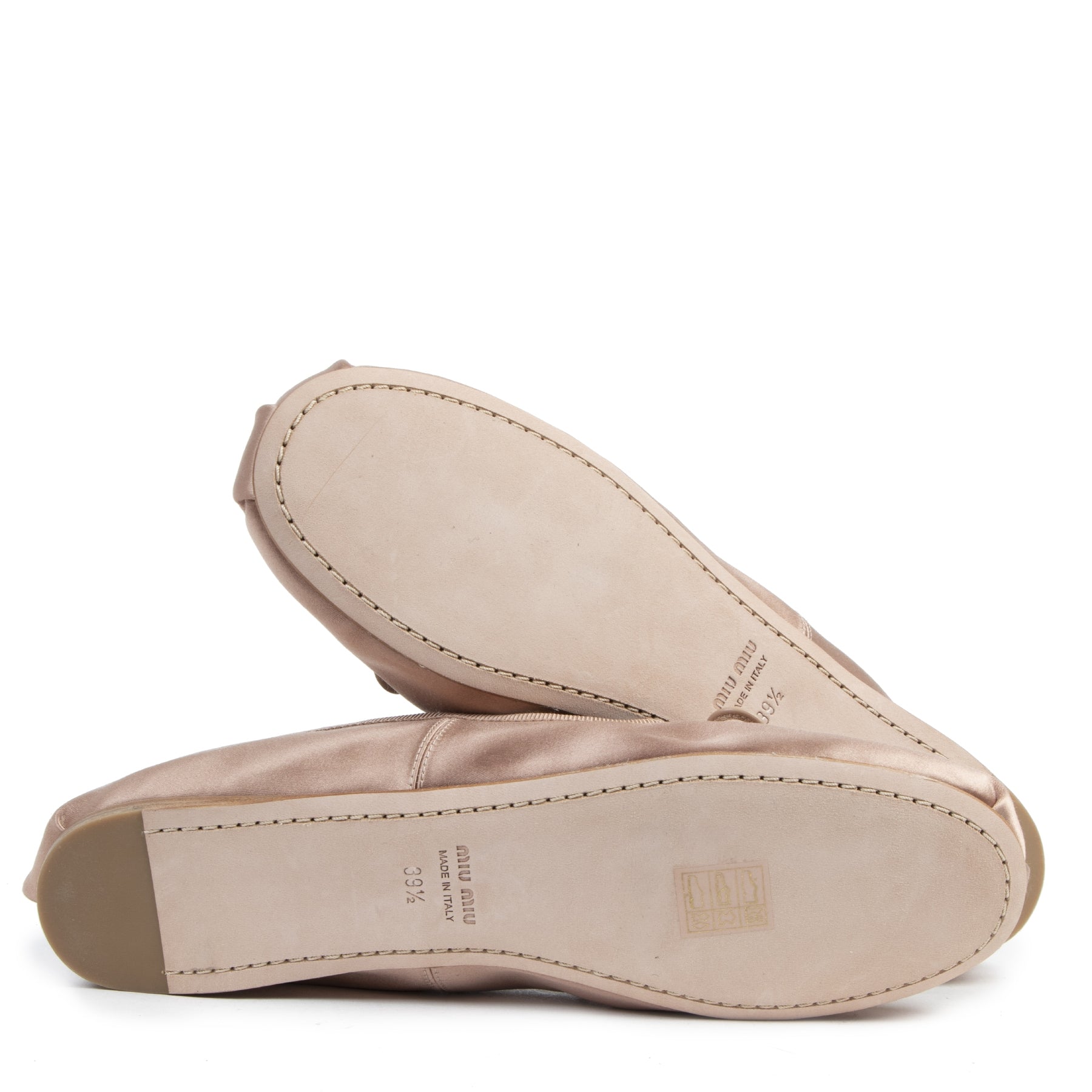 Authentieke tweedehands vintage Miu Miu Crystal-embellished Satin Ballet Flats - Size 39,5 koop online webshop LabelLOV