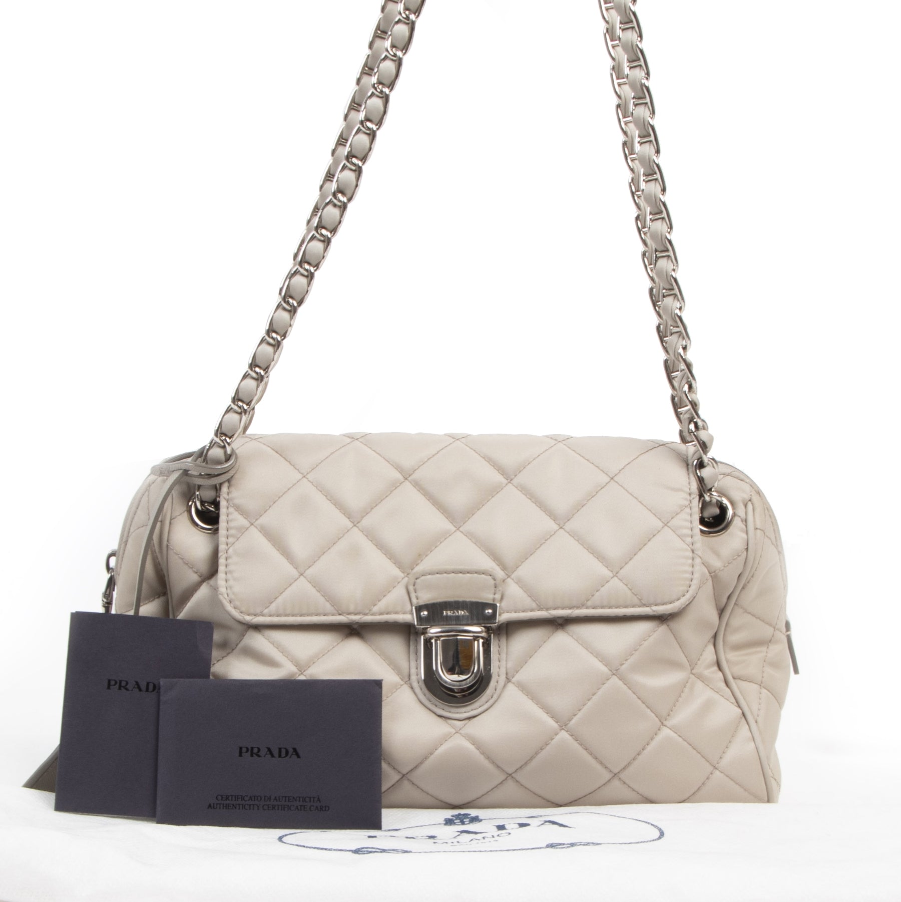 Authentique seconde-main vintage Prada Beige Nylon Shoulder Bag achète en ligne webshop LabelLOV