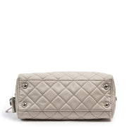 Authentieke tweedehands vintage Prada Beige Nylon Shoulder Bag koop online webshop LabelLOV