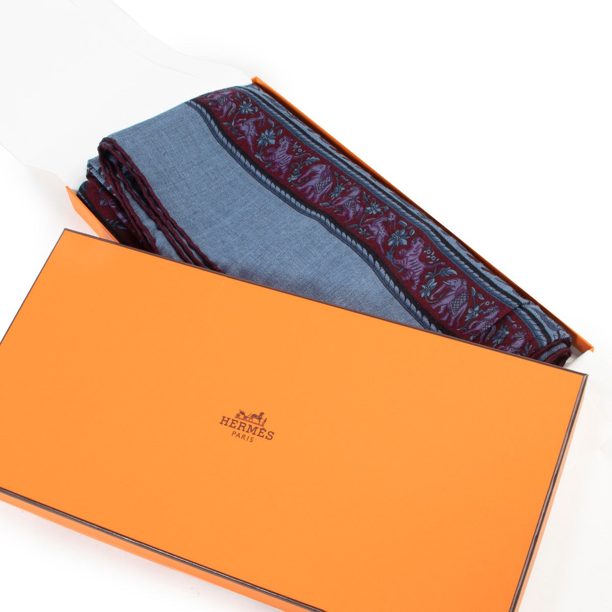 Veilig online kopen Hermès blauwe Chasse en indi sjaal op Labellov.com.