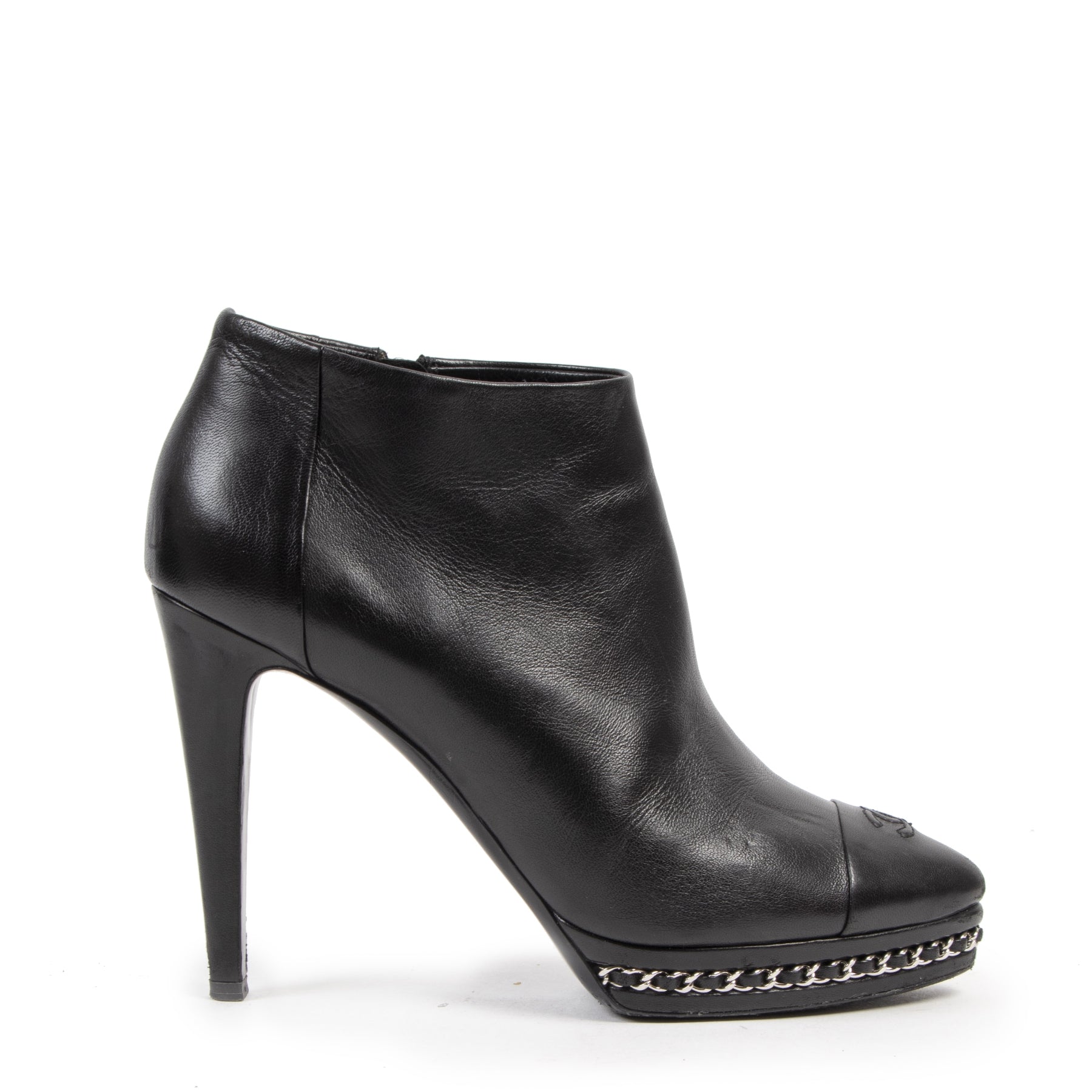 Authentic second-hand vintage Chanel Black Leather Ankle Booties - Size 39,5 buy online webshop LabelLOV