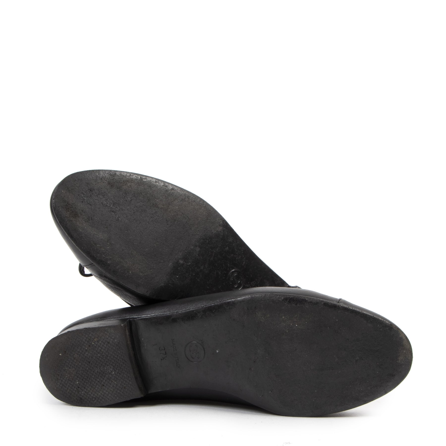 Chanel Black Leather Flats - Size 37,5 – Labellov