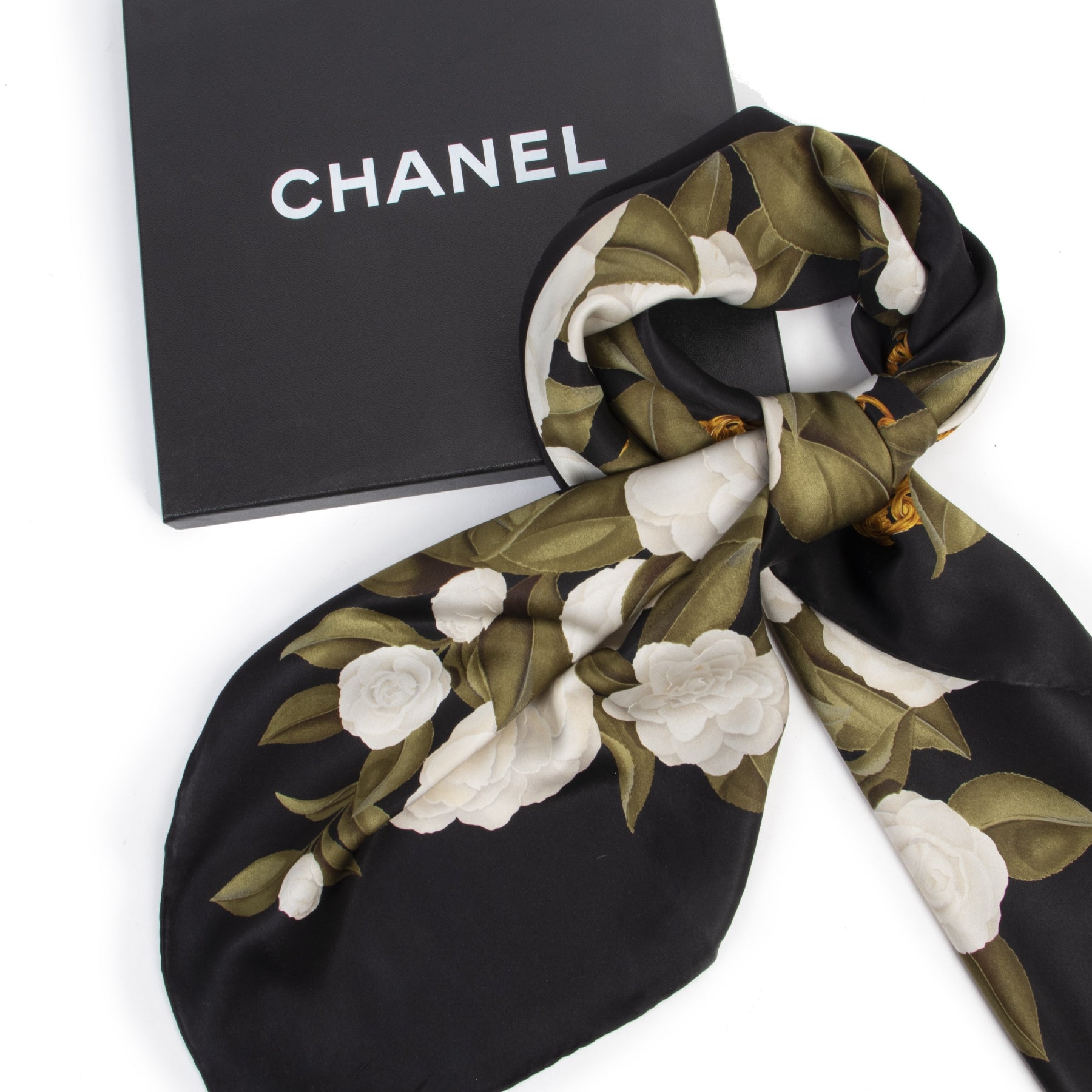 Authentieke tweedehands vintage Chanel Black Floral Silk Scarf koop online webshop LabelLOV