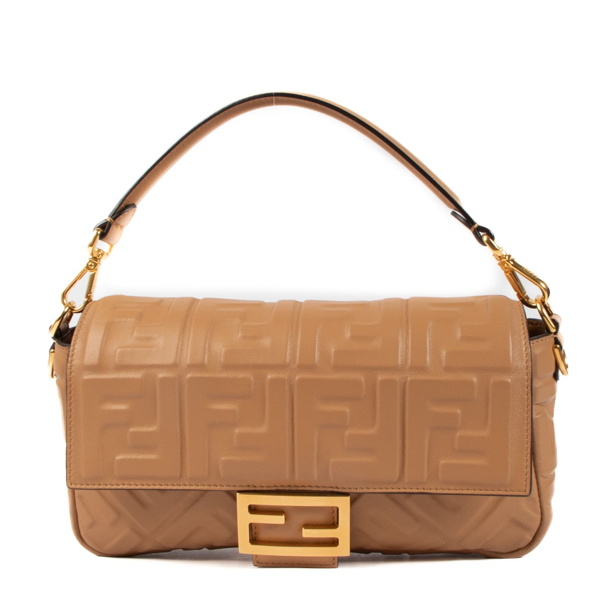 Shop safe online at Labellov in Antwerp, Brussels and Knokke this 100% authentic second hand Fendi Beige Soft Nappa Baguette Bag. Veilig online tweedehands authentieke Fendi Beige Soft Nappa Baguette handtas kopen bij Labellov.