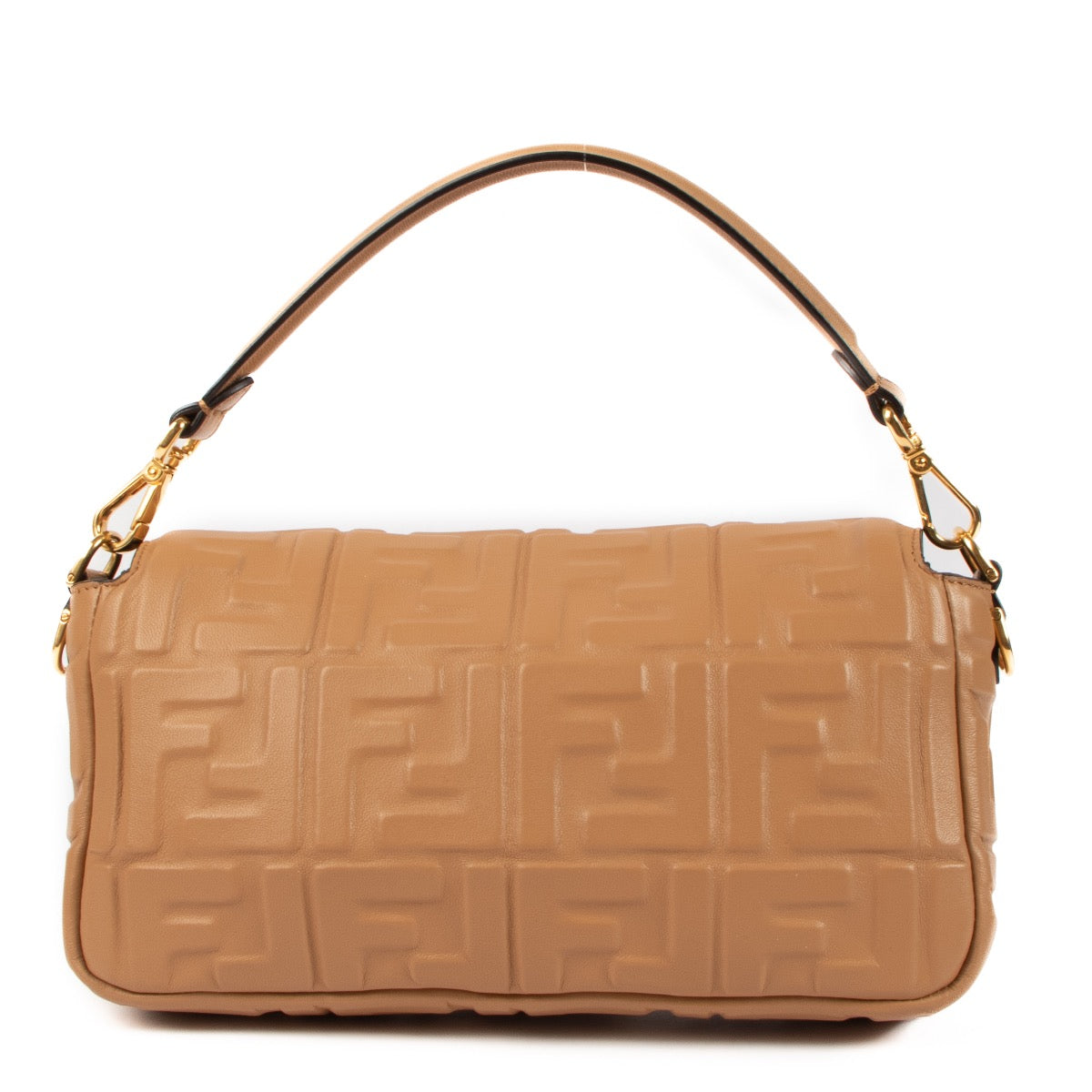 Shop safe online at Labellov in Antwerp, Brussels and Knokke this 100% authentic second hand Fendi Beige Soft Nappa Baguette Bag. Veilig online tweedehands authentieke Fendi Beige Soft Nappa Baguette handtas kopen bij Labellov.