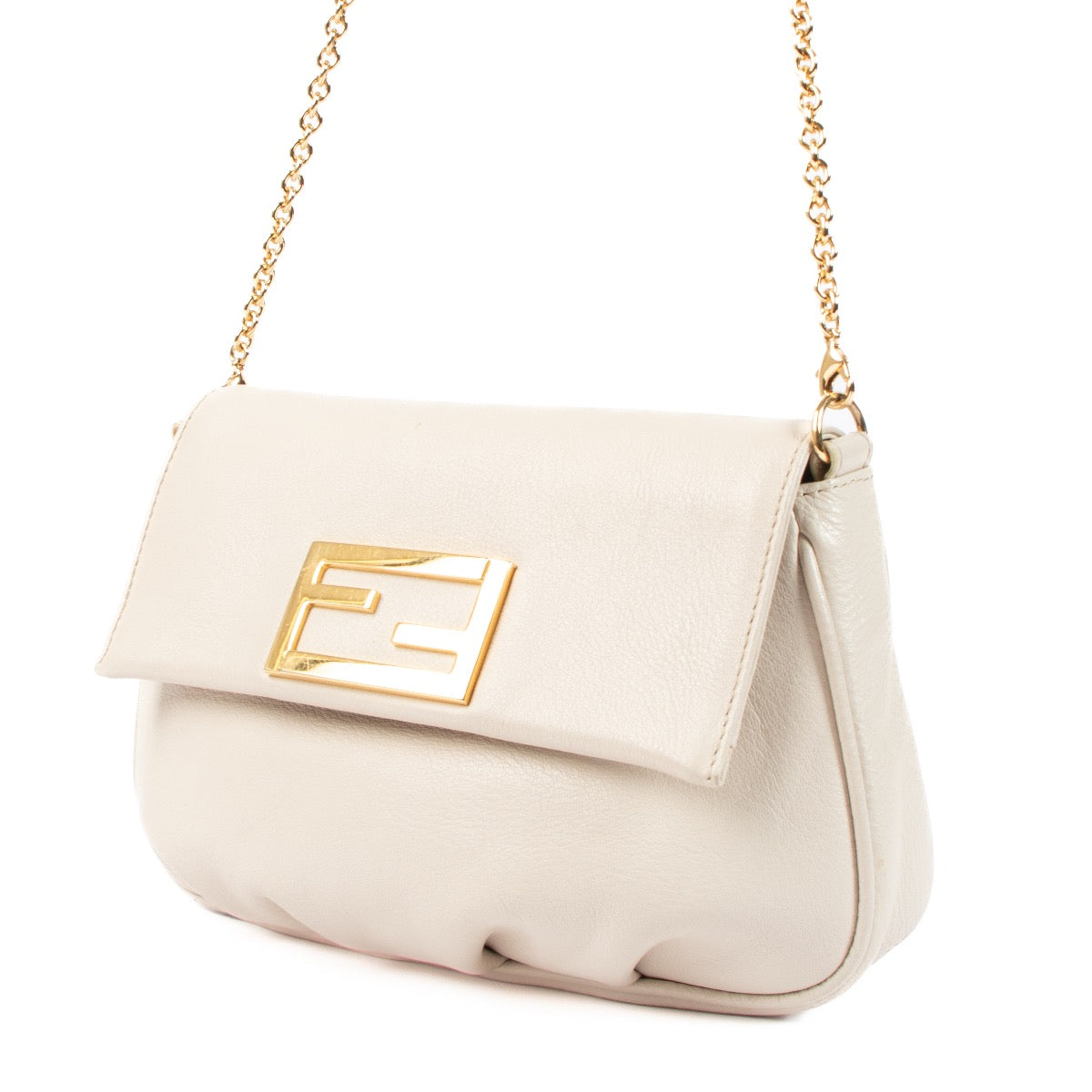 Shop safe online at Labellov in Antwerp, Brussels and Knokke this 100% authentic second hand Fendi Beige Leather Fendista Crossbody. Veiling online tweedehands authentieke Fendi Beige Leather Fendista Crossbody kopen bij Labellov.