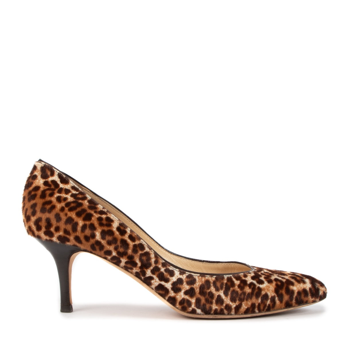 Shop safe online at Labellov in Antwerp, Brussels and Knokke these 100% authentic second hand Jimmy Choo Leopard Heels - size 38