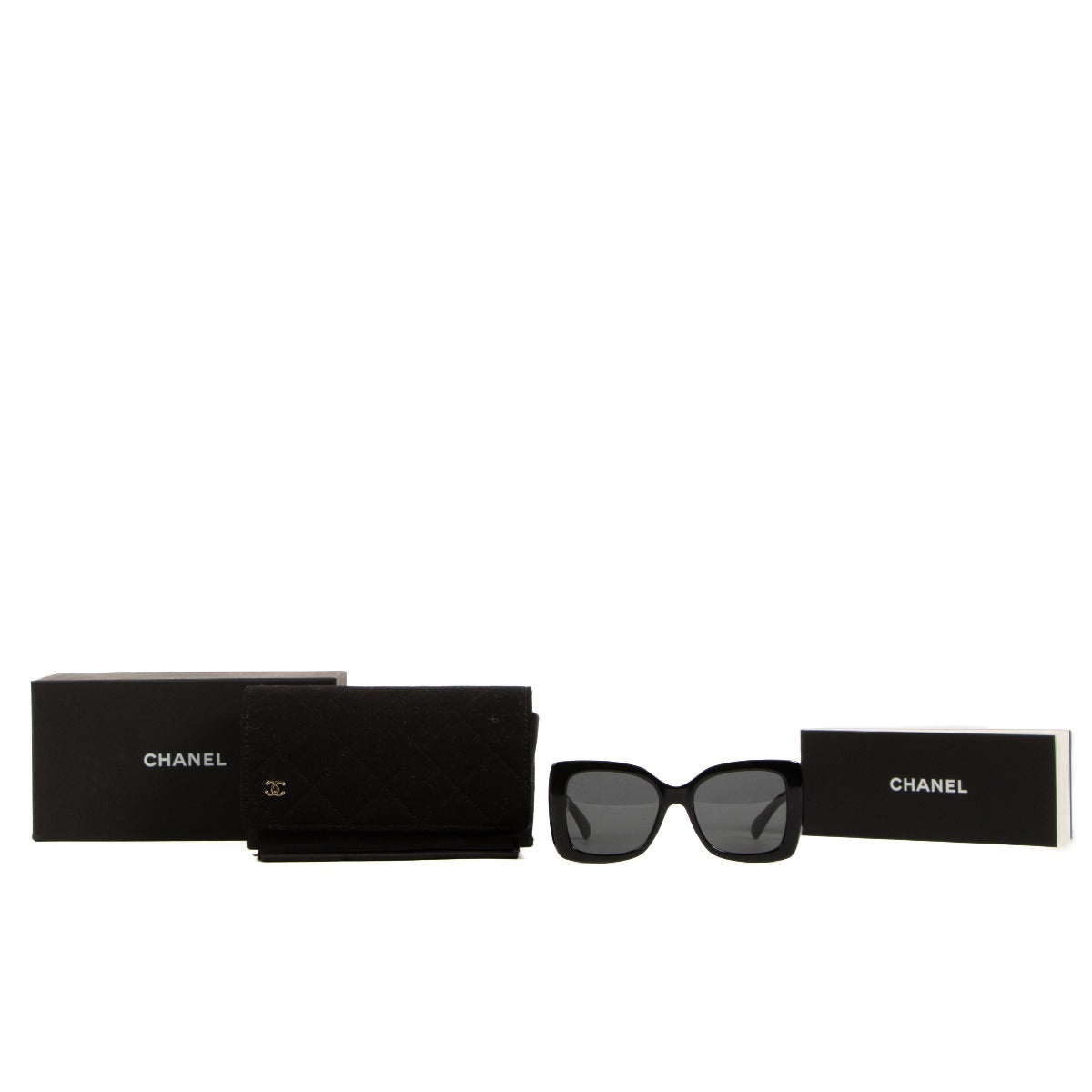 Lunettes de soleil carrées Chanel CH5494 noires CC