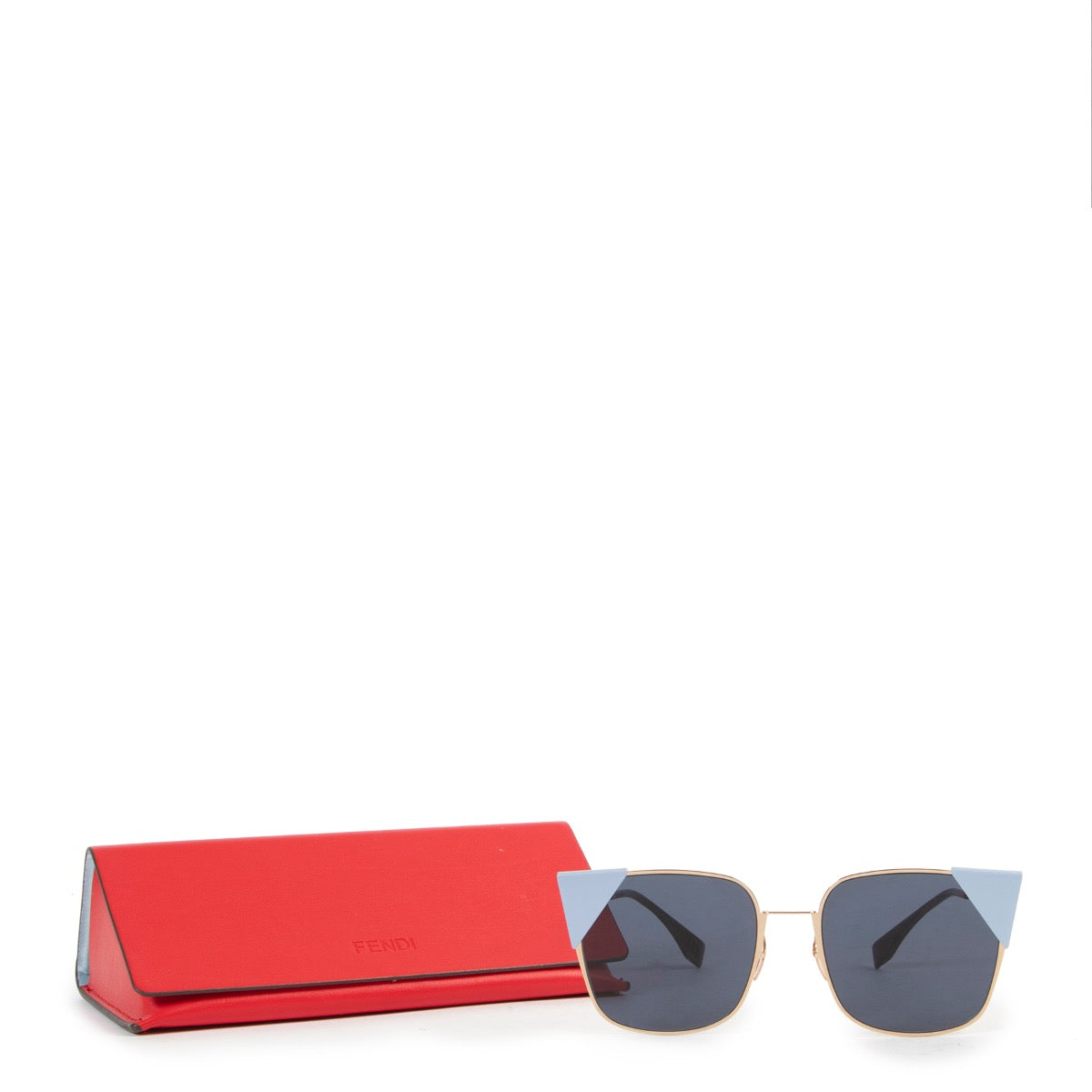 Shop safe online 100% authentic second hand Fendi Blue Sunglasses in very good excellent condition at the right price at labellov in Antwerp.