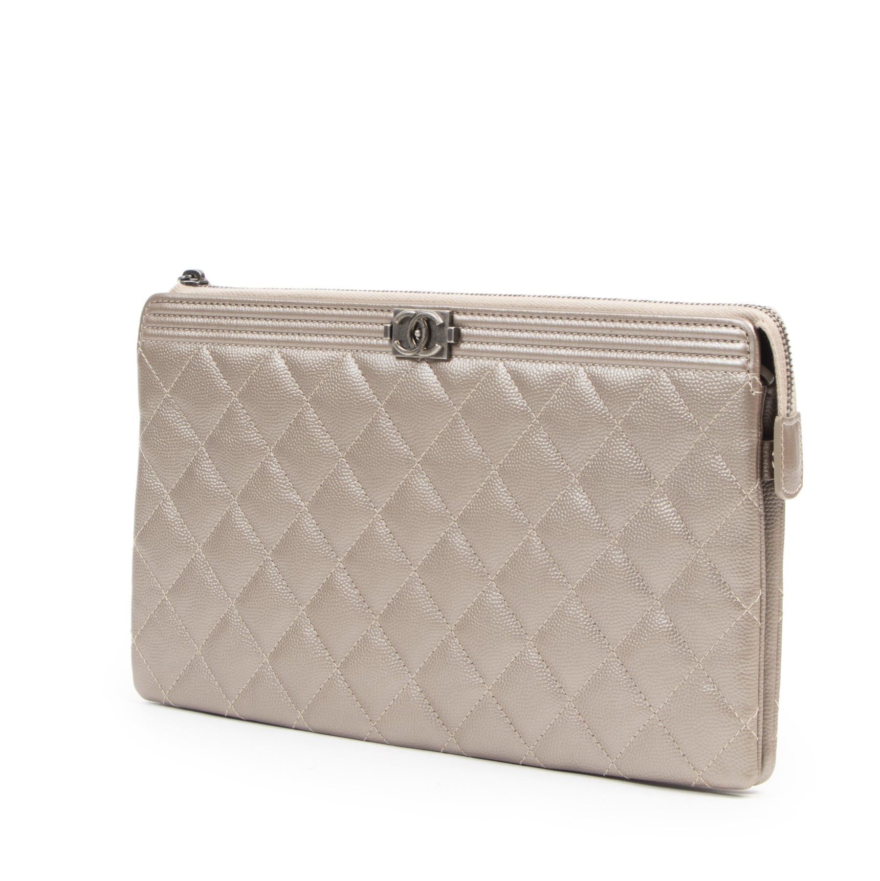 Authentique seconde-main vintage Chanel Bronze Leather Caviar Boy Clutch achète en ligne webshop LabelLOV