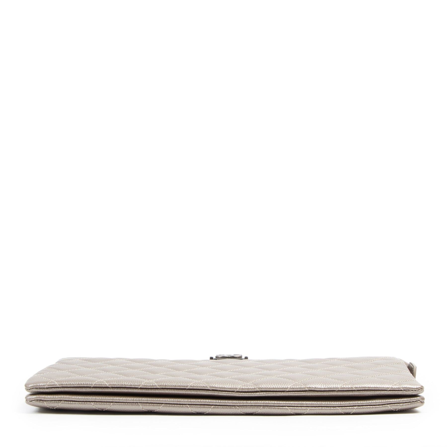 Authentieke tweedehands vintage Chanel Bronze Leather Caviar Boy Clutch koop online webshop LabelLOV