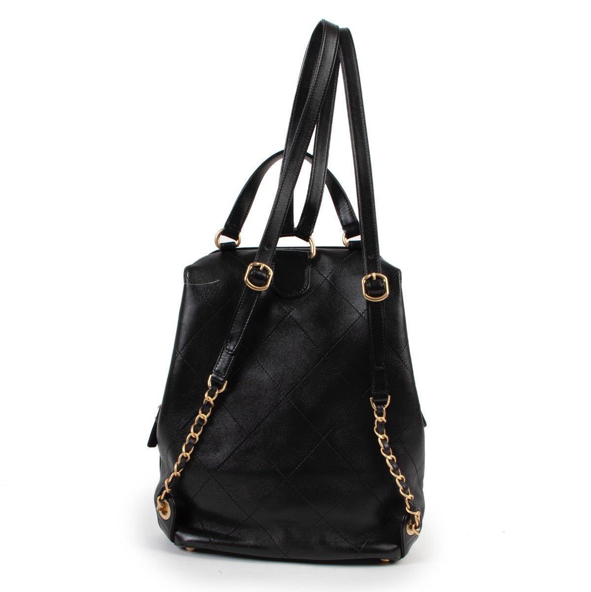 Shop safe online at Labellov in Antwerp this 100% authentic Chanel Black Quilted Lambskin Backpack