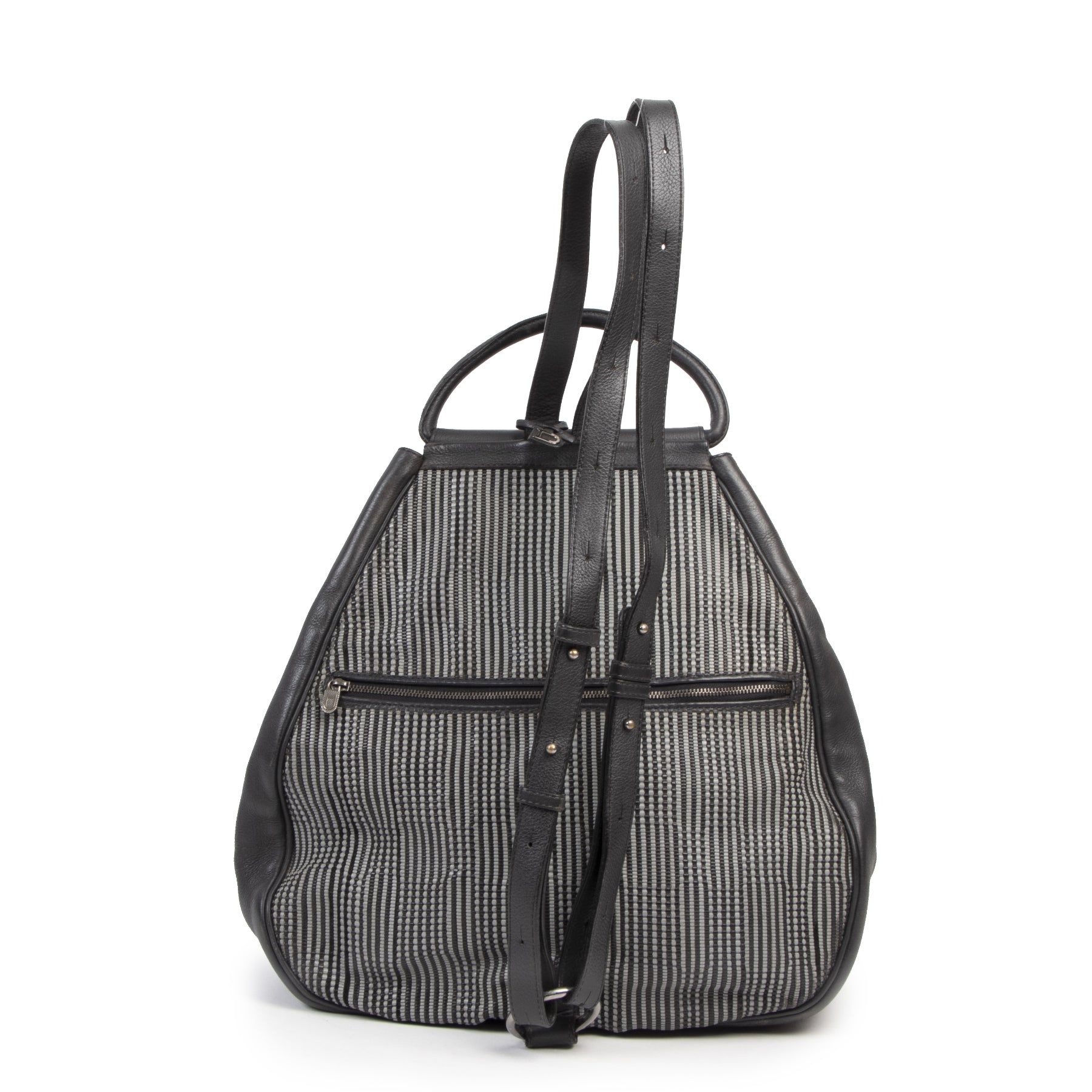 Buy authentic secondhand Delvaux Grey Toile de Cuir Lucifer at the right price at LabelLOV vintage webshop. Safe and secure online shopping. Koop authentieke tweedehands Delvaux Grey Toile de Cuir Lucifer