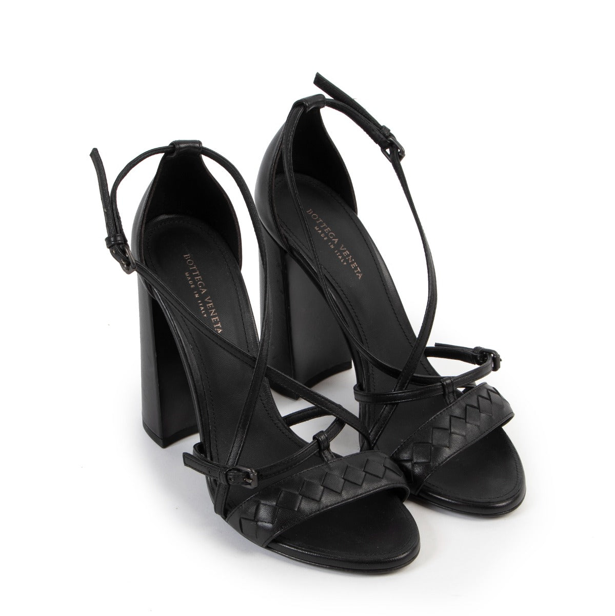 Shop safe online at Labellov in Antwerp this 100% authentic second hand Bottega Veneta Black Heels - Size 36