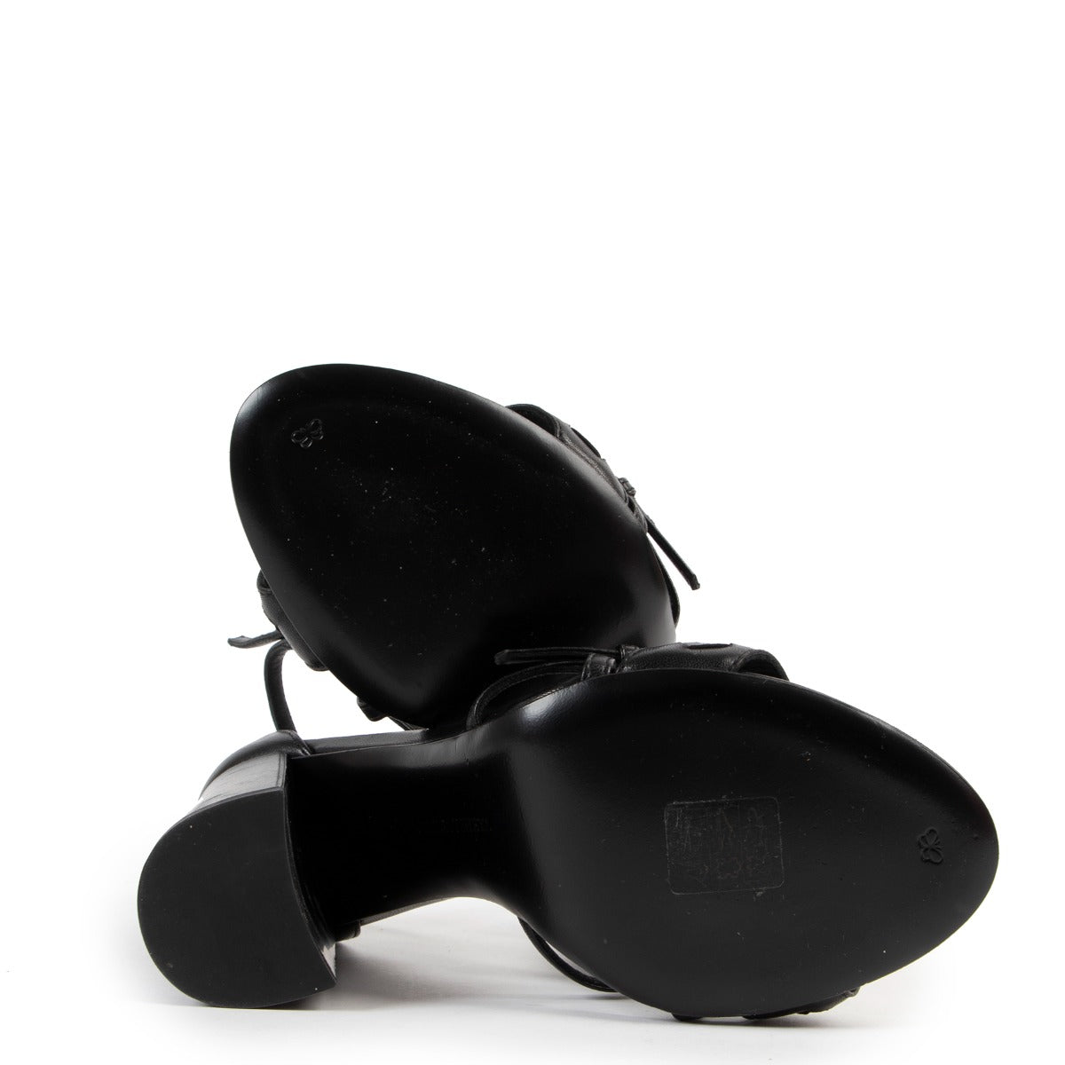 Shop safe online at Labellov in Antwerp this 100% authentic second hand Bottega Veneta Black Heels - Size 36