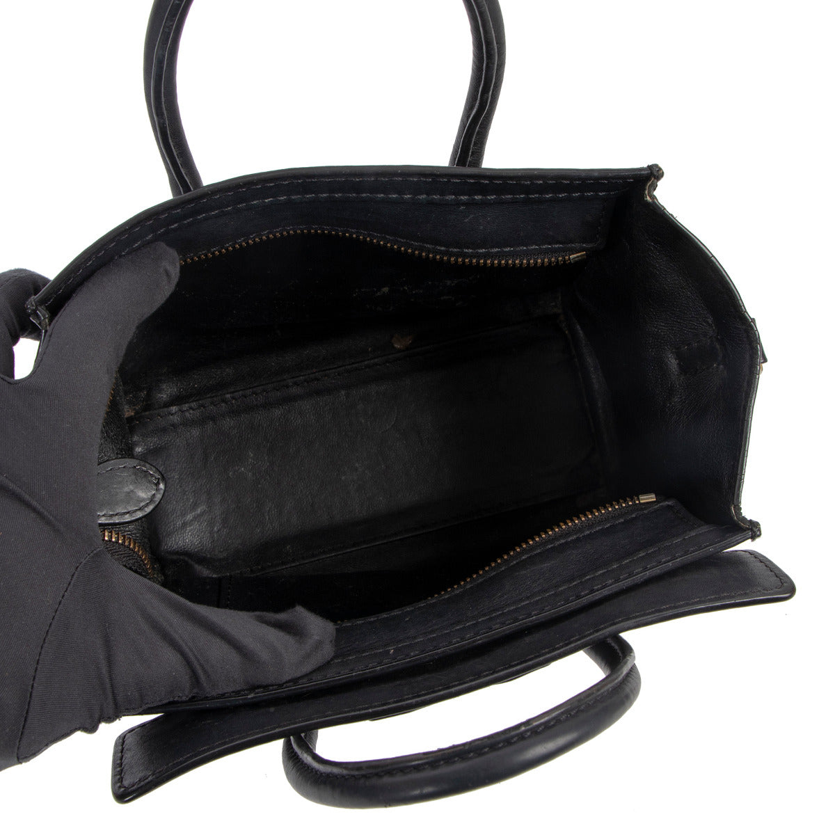 Sac bandoulière Celine Nano Luggage en cuir de veau noir