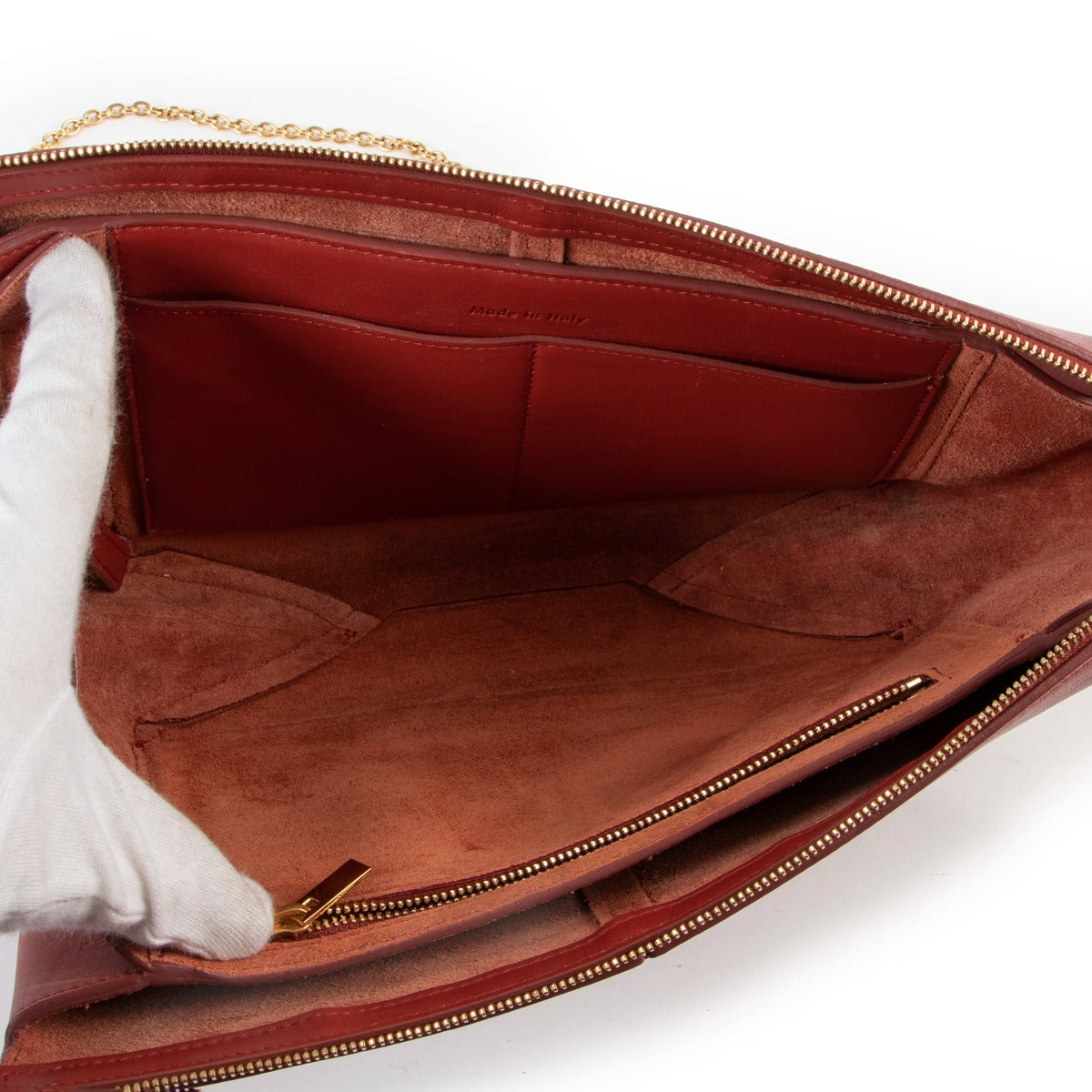 Shop safe online at Labellov in Antwerp this 100% authentic second hand Celine Red Tri-Fold Shoulder Bag