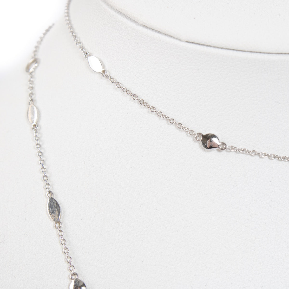 Buy authentic second hand Bigli White Gold Necklace at Labellov.com
