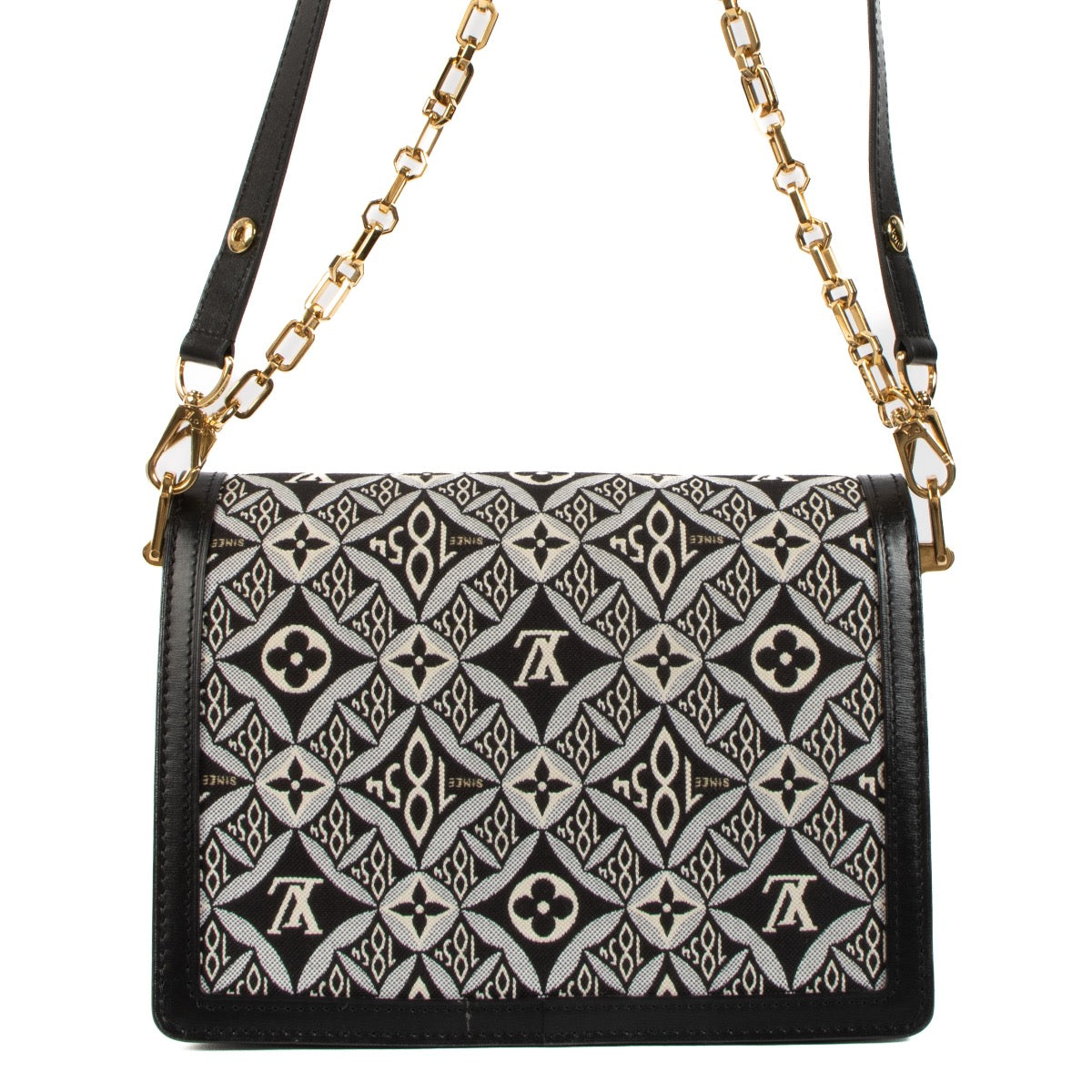 Shop safe online at Labellov in Antwerp, Brussels and Knokke this 100% authentic second hand Louis Vuitton Since 1854 Dauphine MM Crossbody